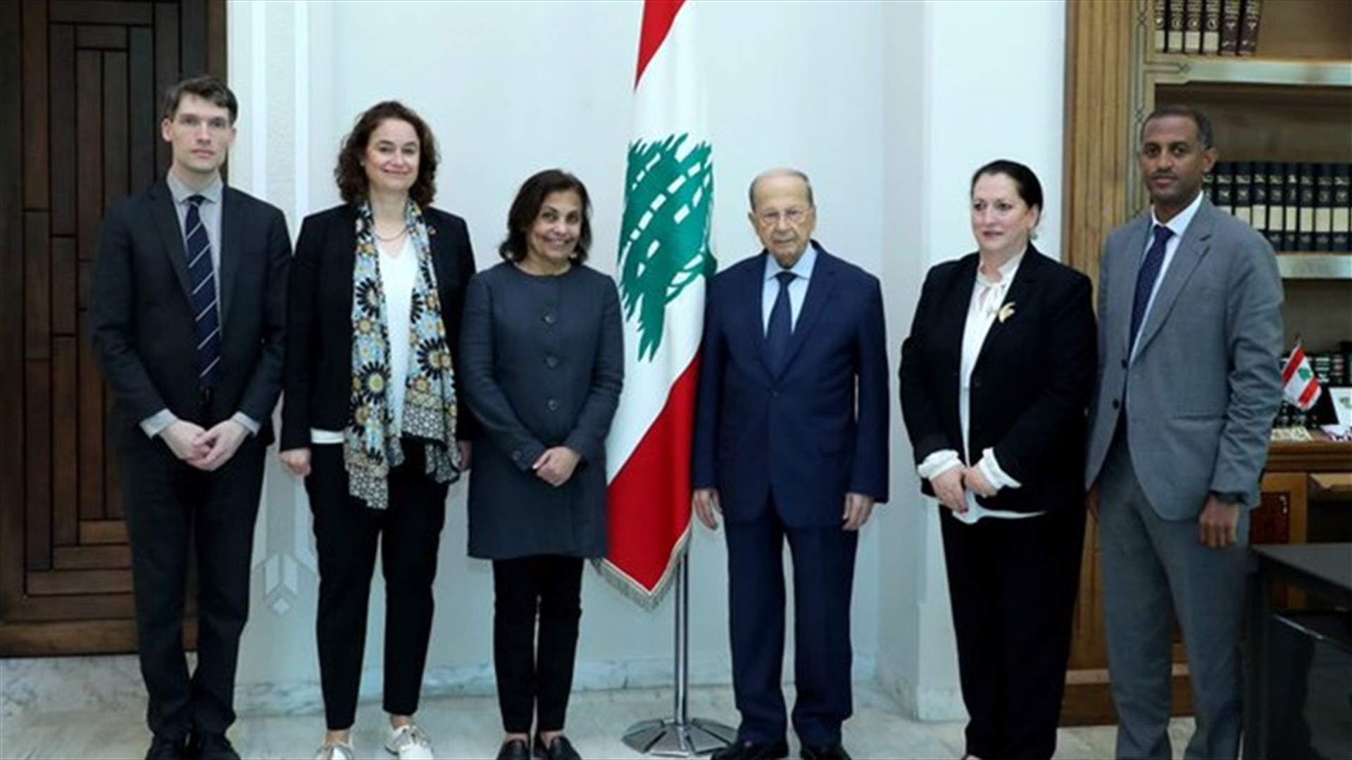 عون يؤكد مواصلة العمل على إنجاز التحقيق الجنائي