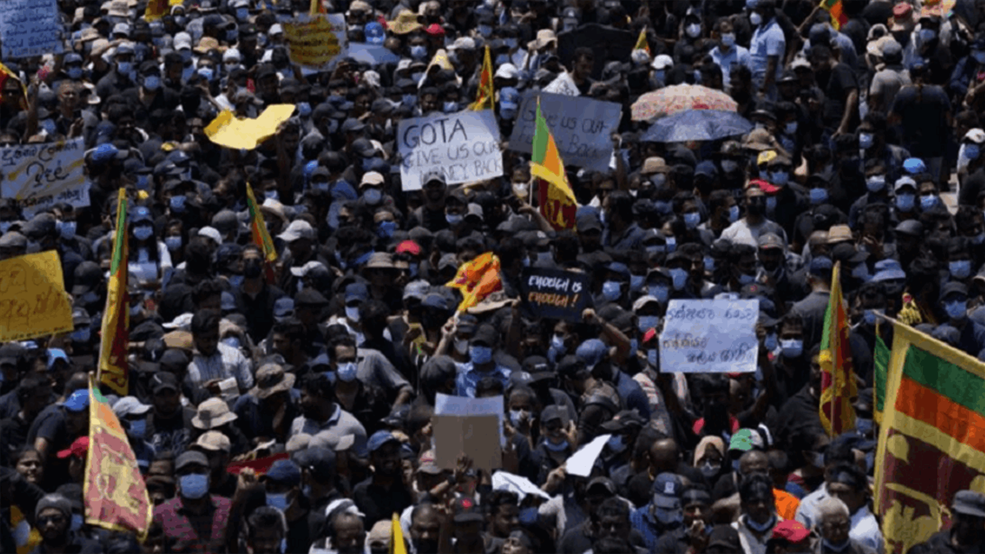 Sri Lanka police uses tear-gas students in fresh clashes