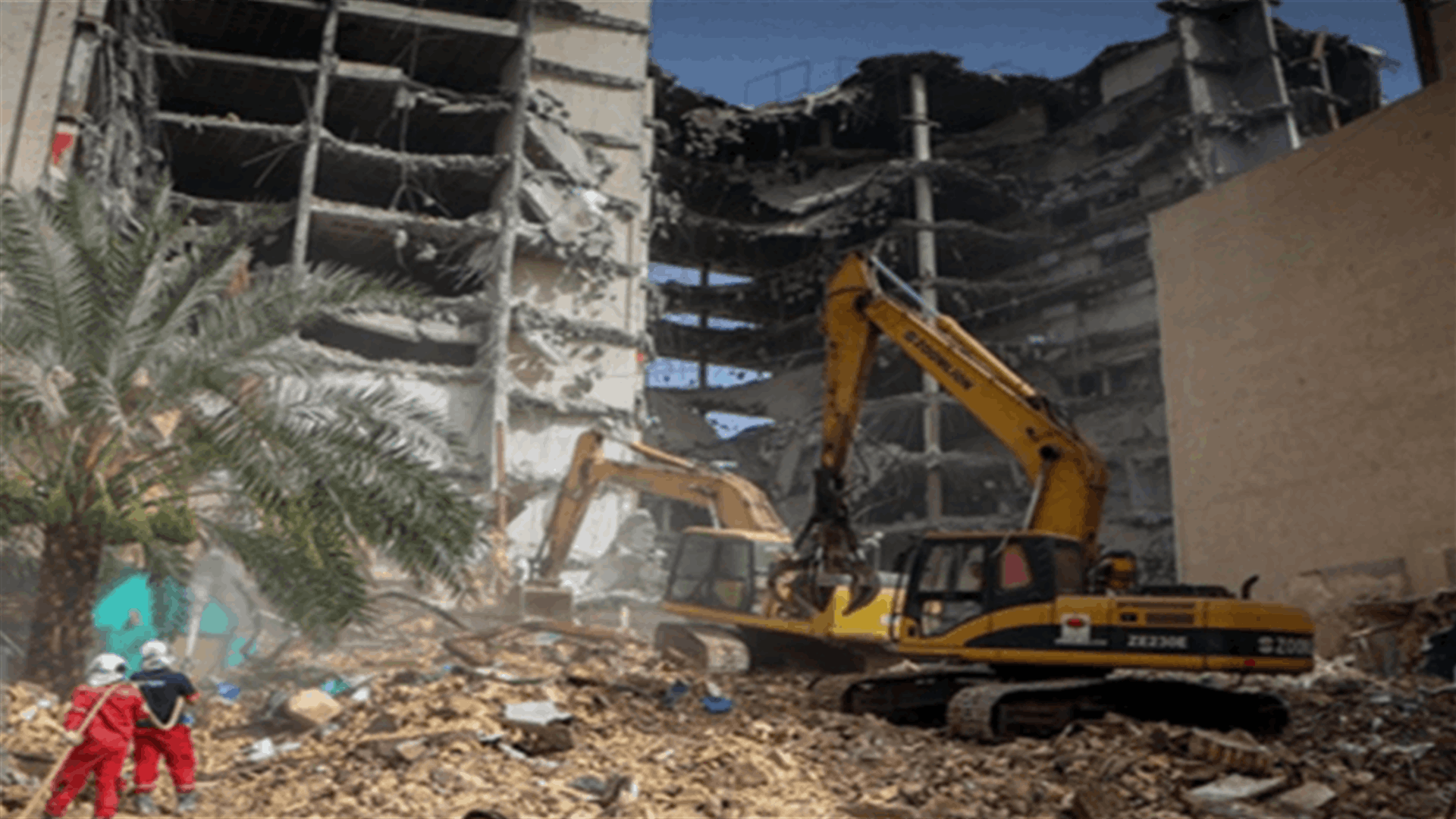 إرتفاع حصيلة إنهيار المبنى في جنوب غرب إيران إلى 34 قتيلًا