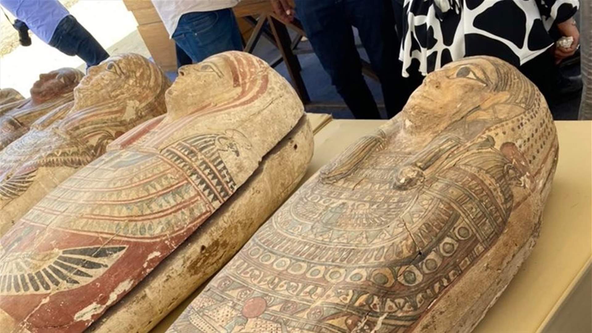 150 تمثالاً و250 تابوتاً... اكتشاف أثري نادر في مصر