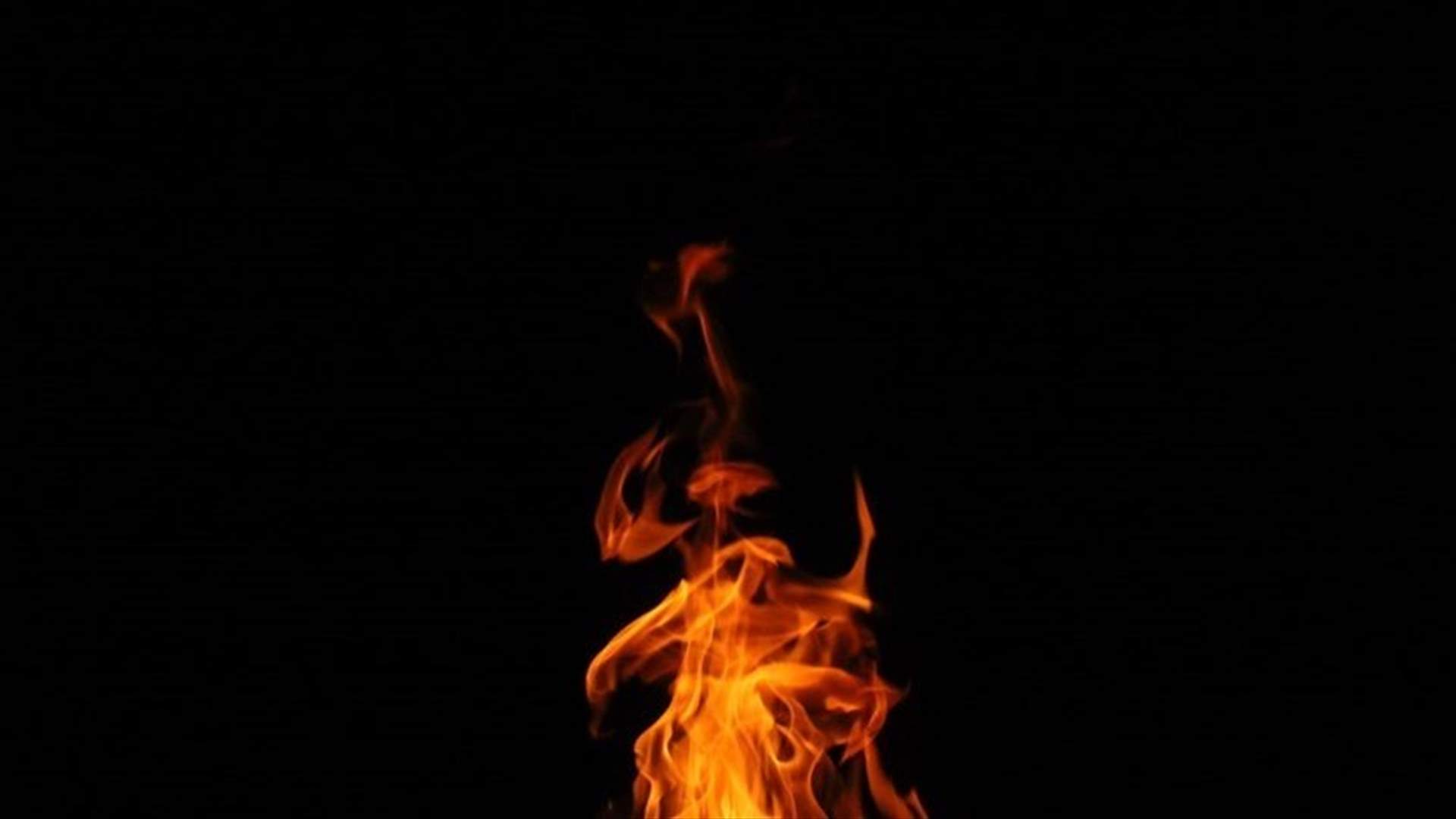 Man attempts to set himself on fire in a bank in Sidon