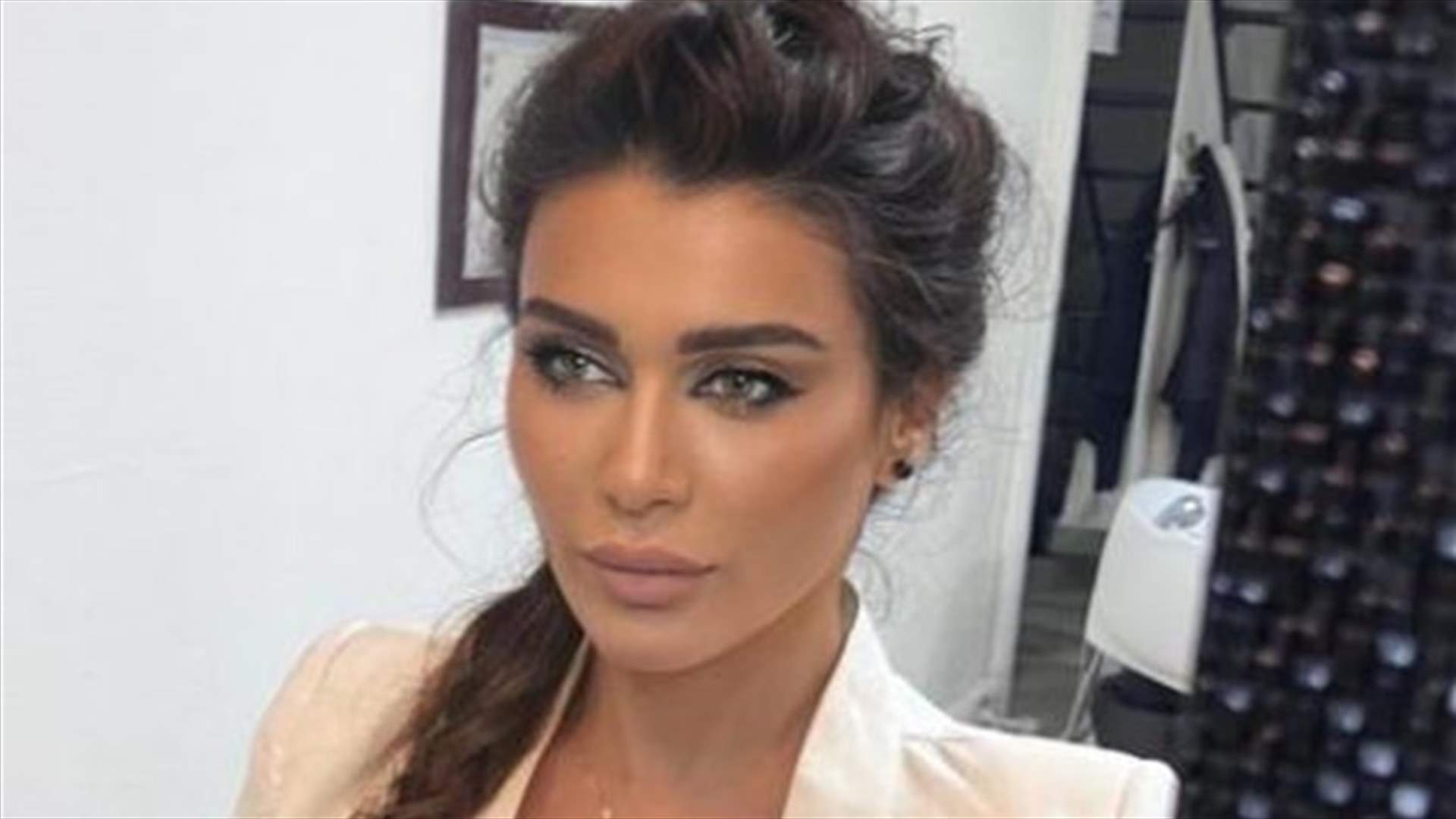 نادين الراسي تتمايل بالمايوه على ايقاع أغنية &quot;من أول دقيقة&quot;