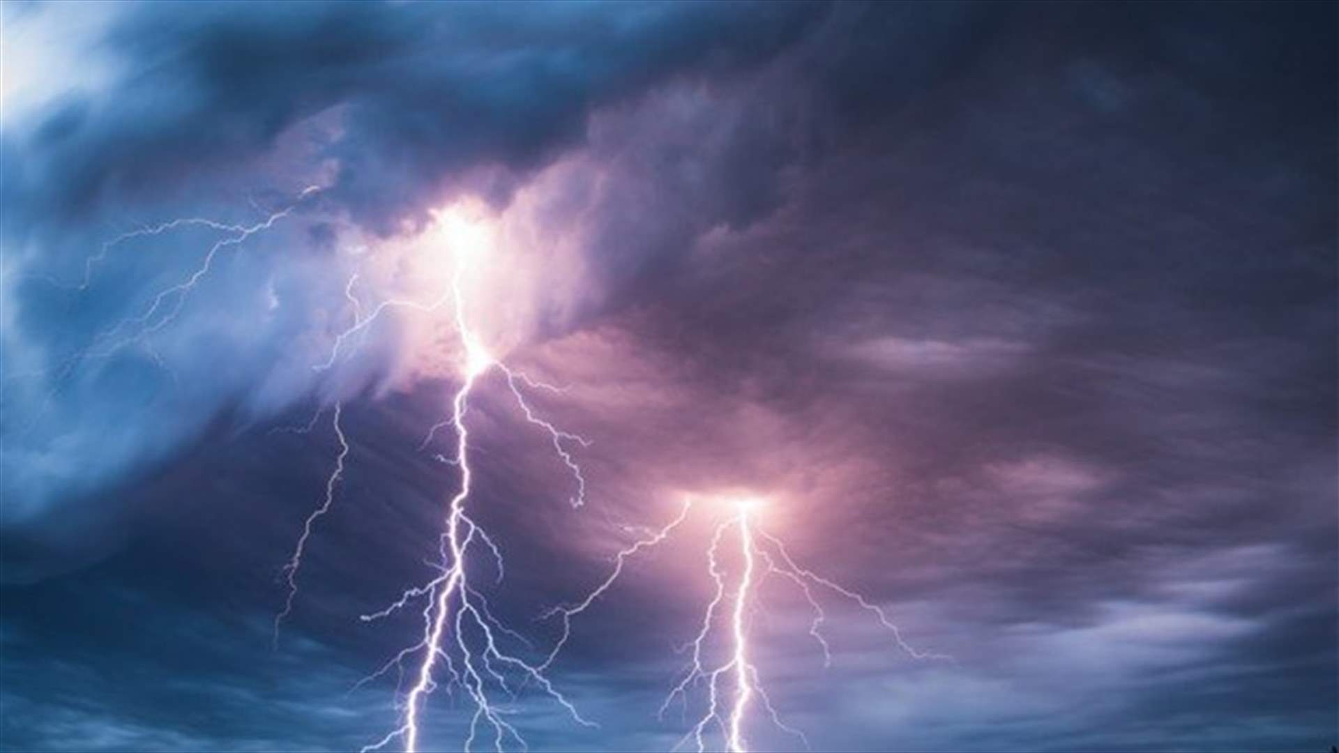 قتيل و15 جريحًا جراء عواصف عنيفة في فرنسا