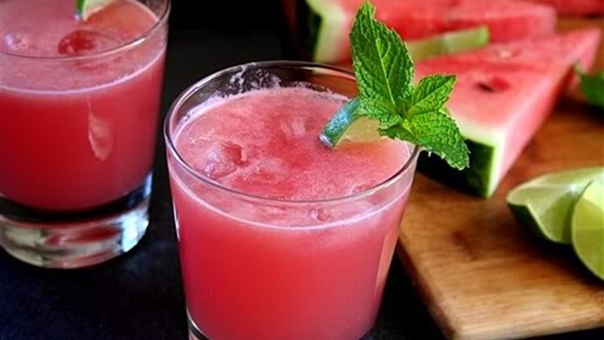 عصير البطيخ الأحمر بالنعناع... وصفة مميزة في الصيف!