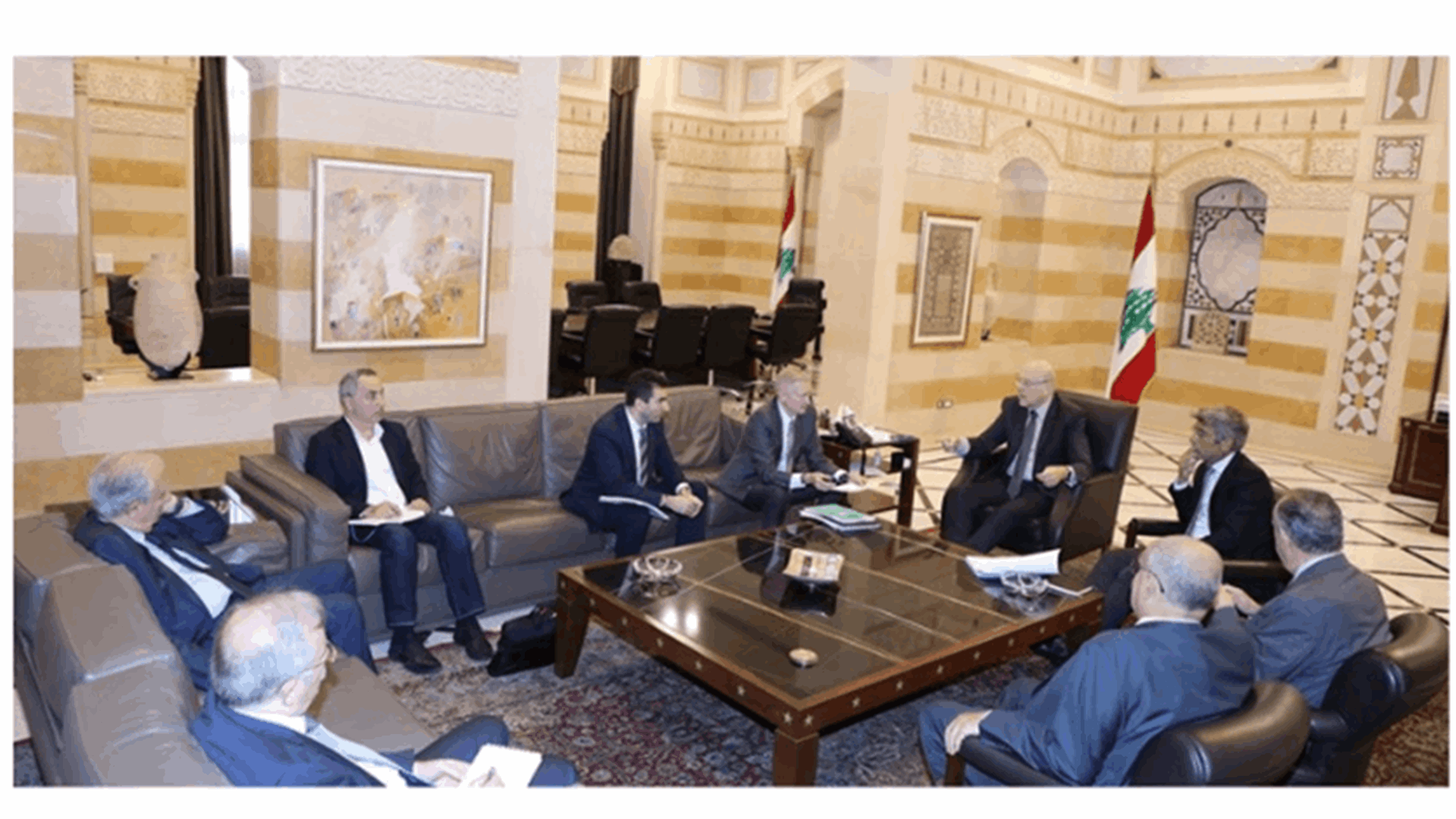 ميقاتي عقد اجتماعا لبحث ملف الكهرباء وكيفية الاسراع في الاتفاق مع شركة كهرباء فرنسا والتقى السفير الكويتي ونوابا