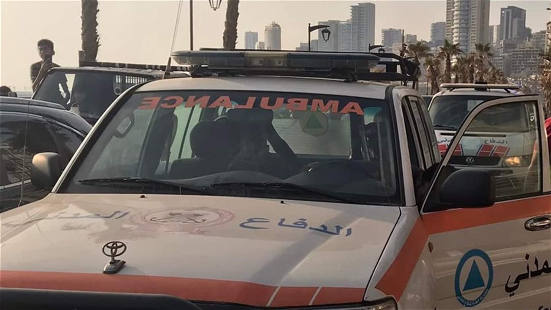 جريح جراء انقلاب سيارة على اوتوستراد الرملة البيضاء