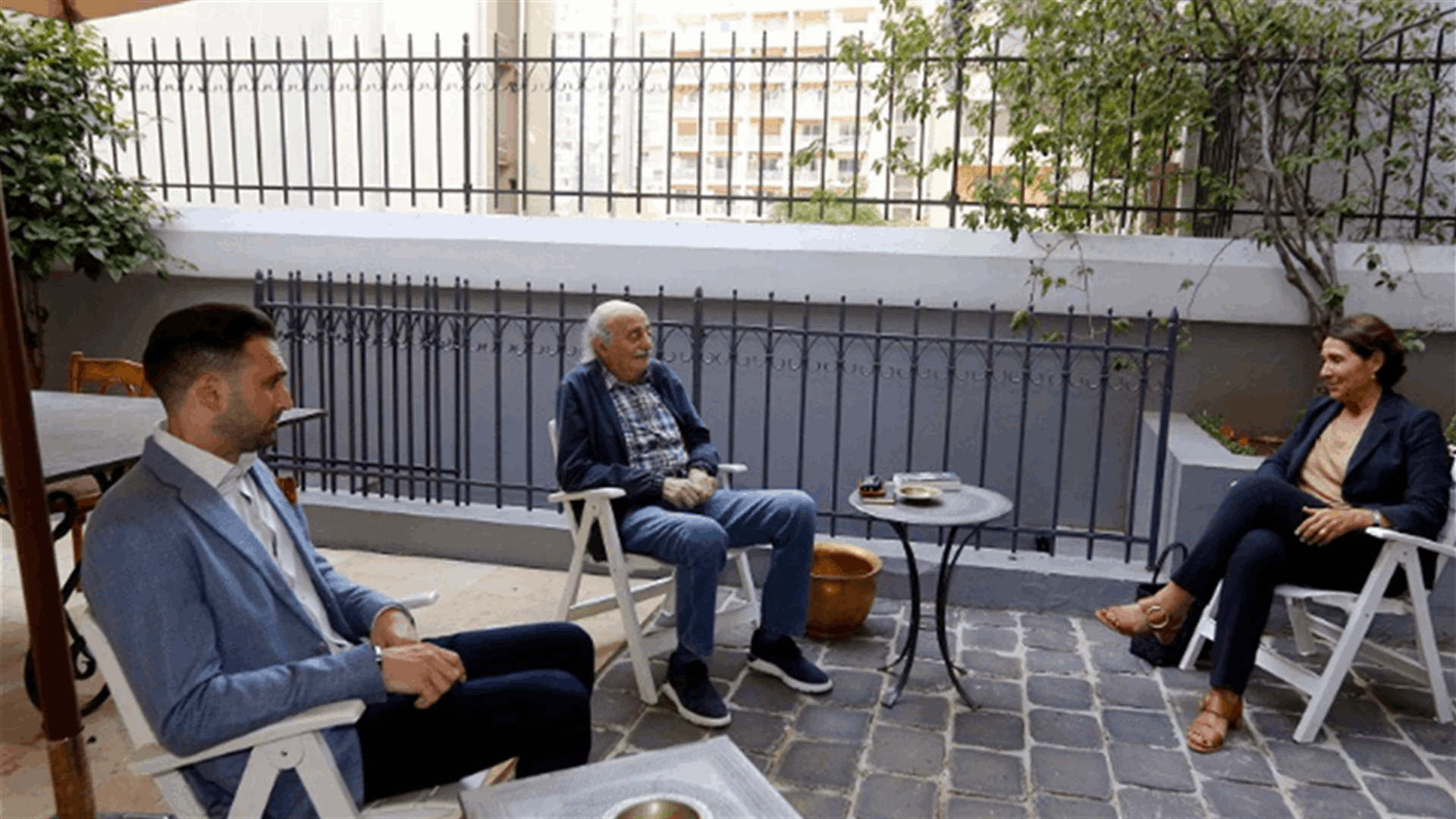 جنبلاط عرض مع غريو التطورات السياسية الراهنة