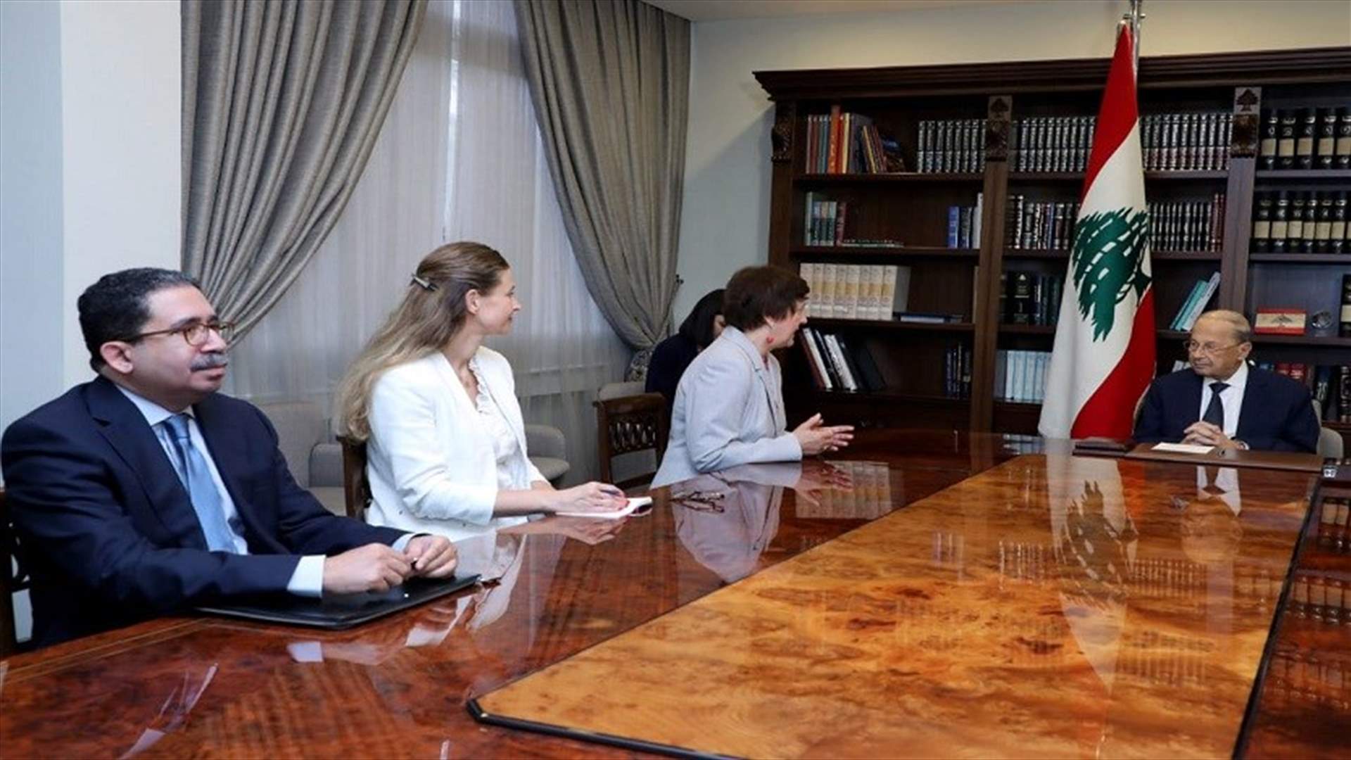 عون لفرونتسكا: المسار الديمقراطي بعد الانتخابات النيابية سيستمر مع الاستشارات ثم التأليف