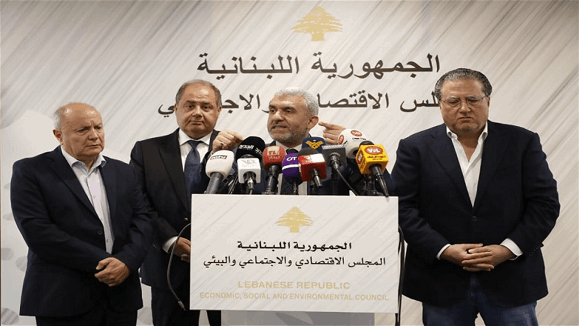 اجتماع في المجلس الإقتصادي الإجتماعي أفضى إلى إتفاق حول الأجور وبدل النقل للقطاع الخاص