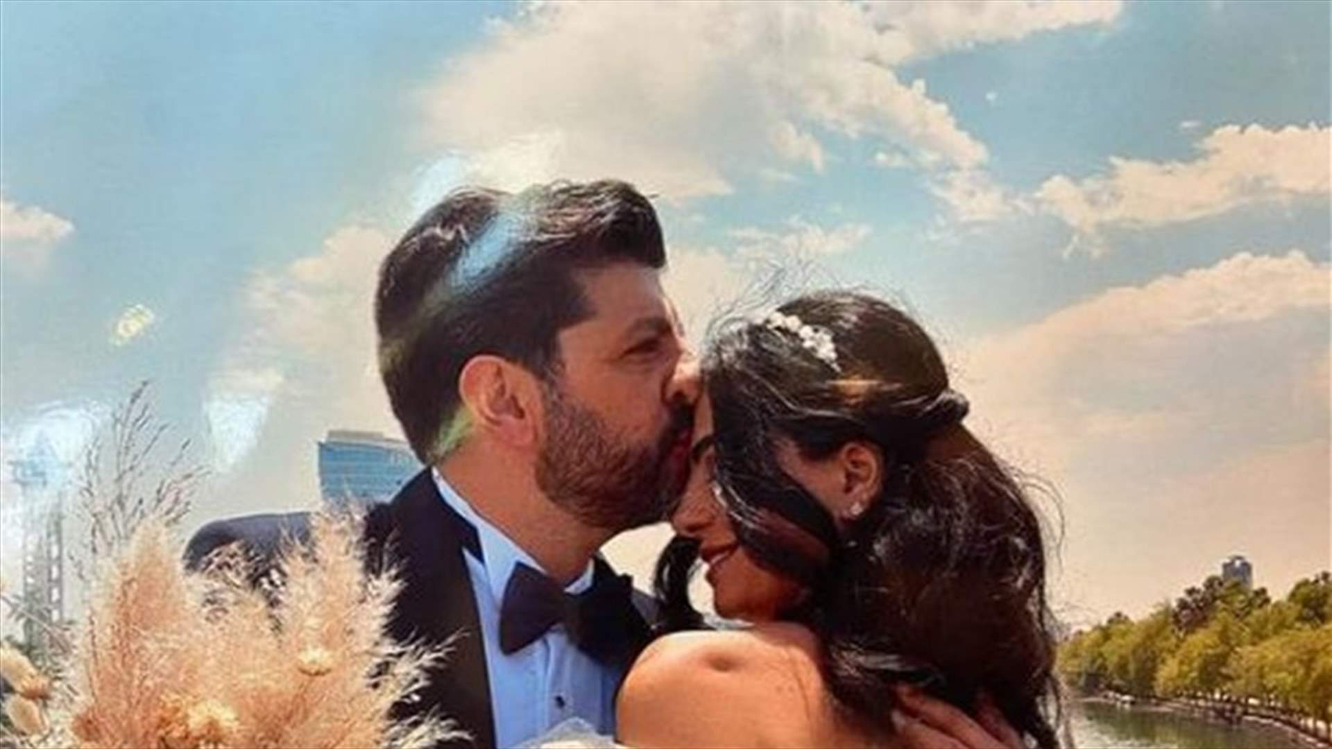 زوجة طوني عيسى تحتفل بعيد ميلاده... قبلة ورسالة رومنسية! (صورة)