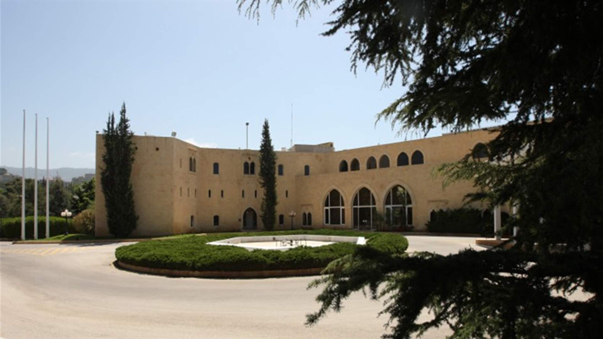 جوانب غير واضحة في إستشارات التكليف! (الجمهورية)