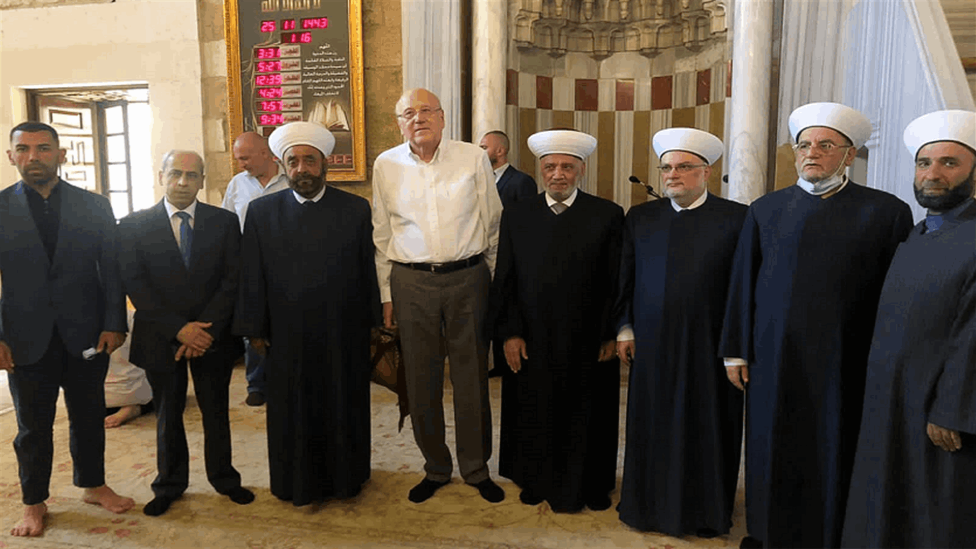 ميقاتي زار دريان وانتقلا لاداء صلاة الجمعة في مسجد الأمير منذر