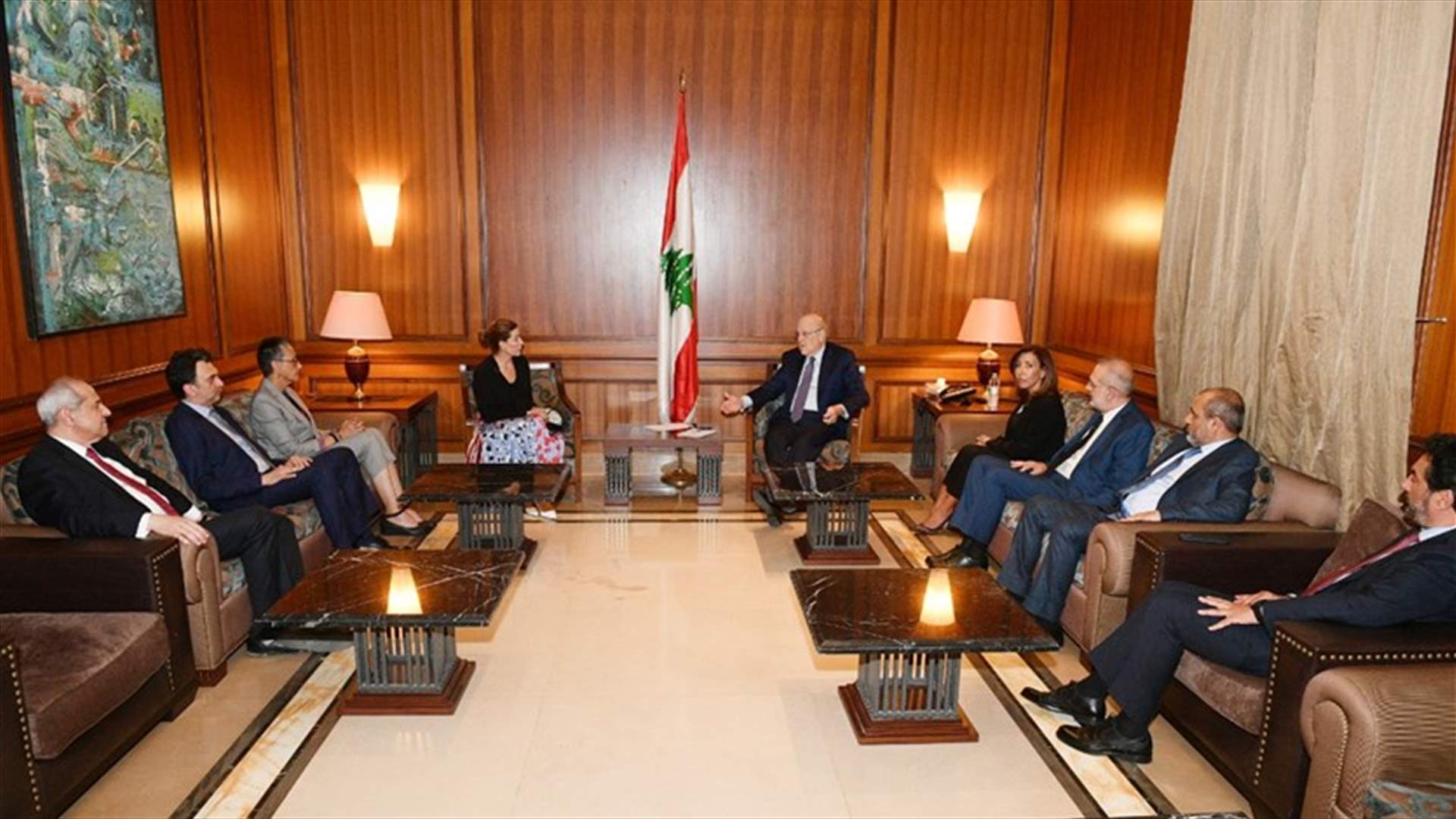 نواب "قوى التغيير" بعد لقائهم ميقاتي: لن نشارك بأي حكومة محاصصة.... ومن غاب بينهم؟