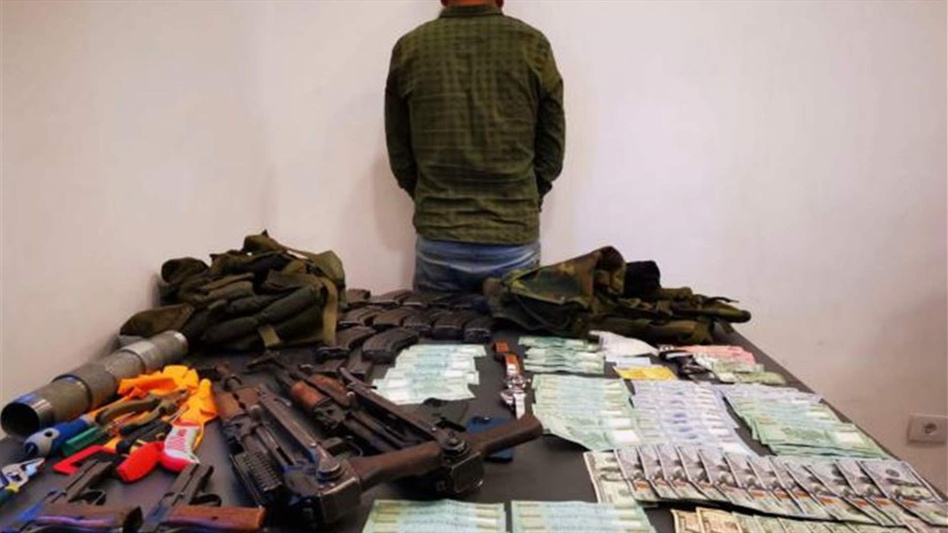 إحدى أخطر عصابات خطف الأشخاص وتعذيبهم ومتّهمين بقتل 3 عسكريّين في قبضة شعبة المعلومات (صور)