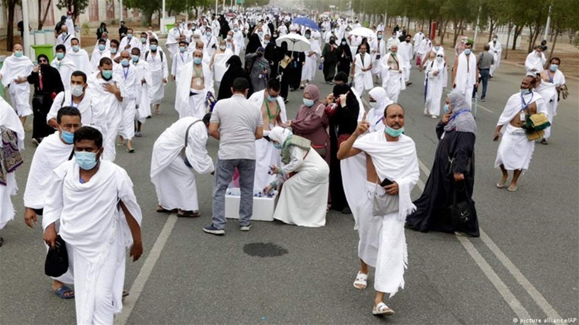 عند جبل عرفات... الحجاج يتوافدون لأداء ركن الحج الأعظم