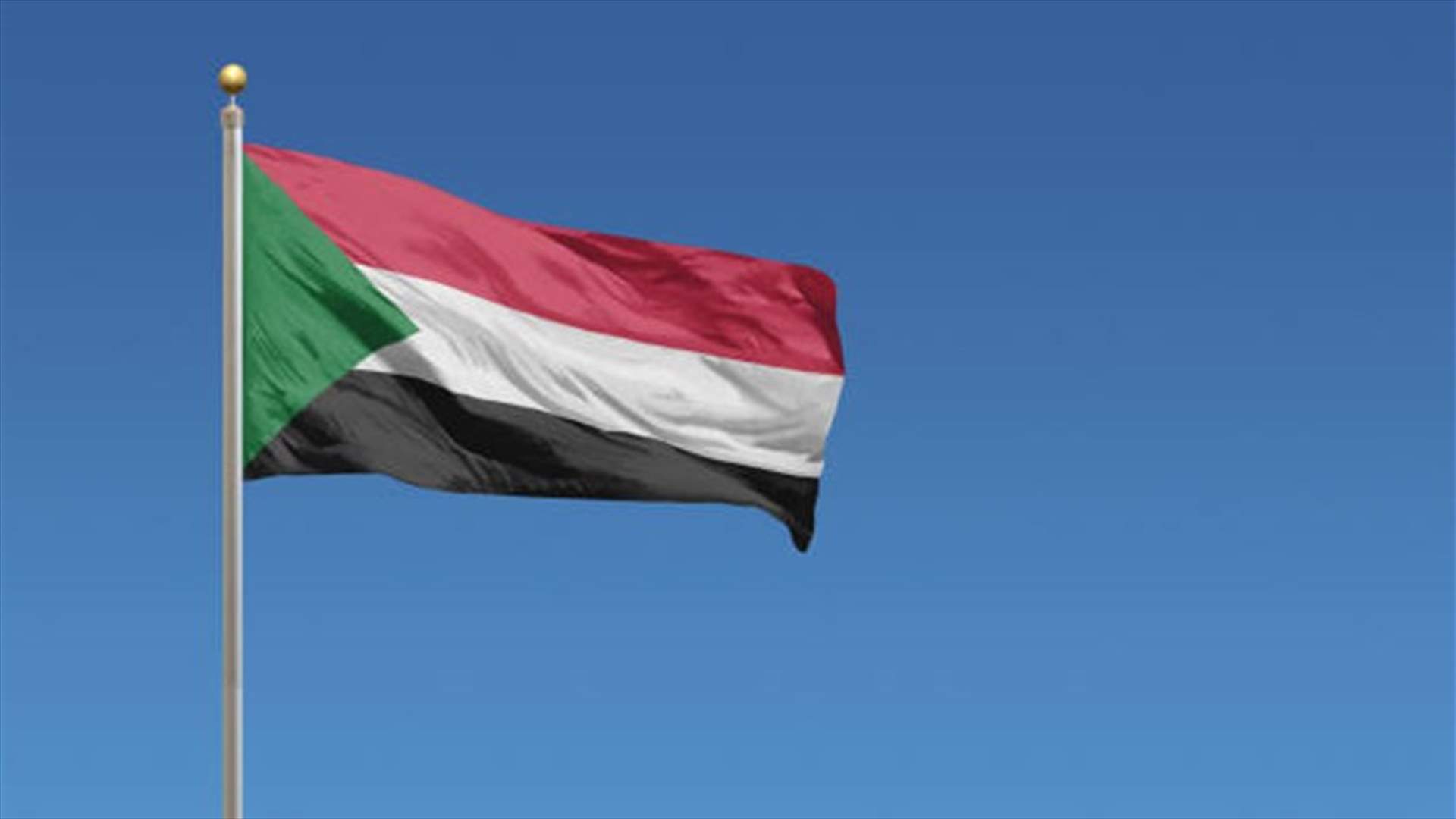 متظاهرون سودانيون يحتفلون بالأضحى في معسكر إعتصام ضد العسكريين