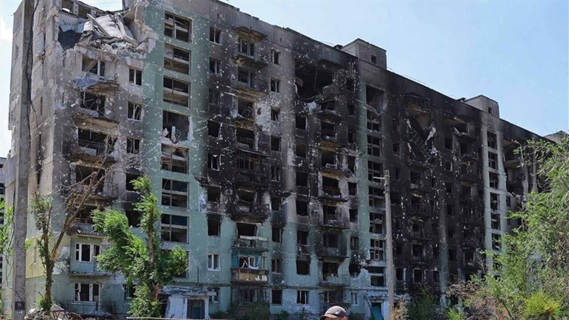 15 dead in Russian rocket attack on Ukraine apartment building