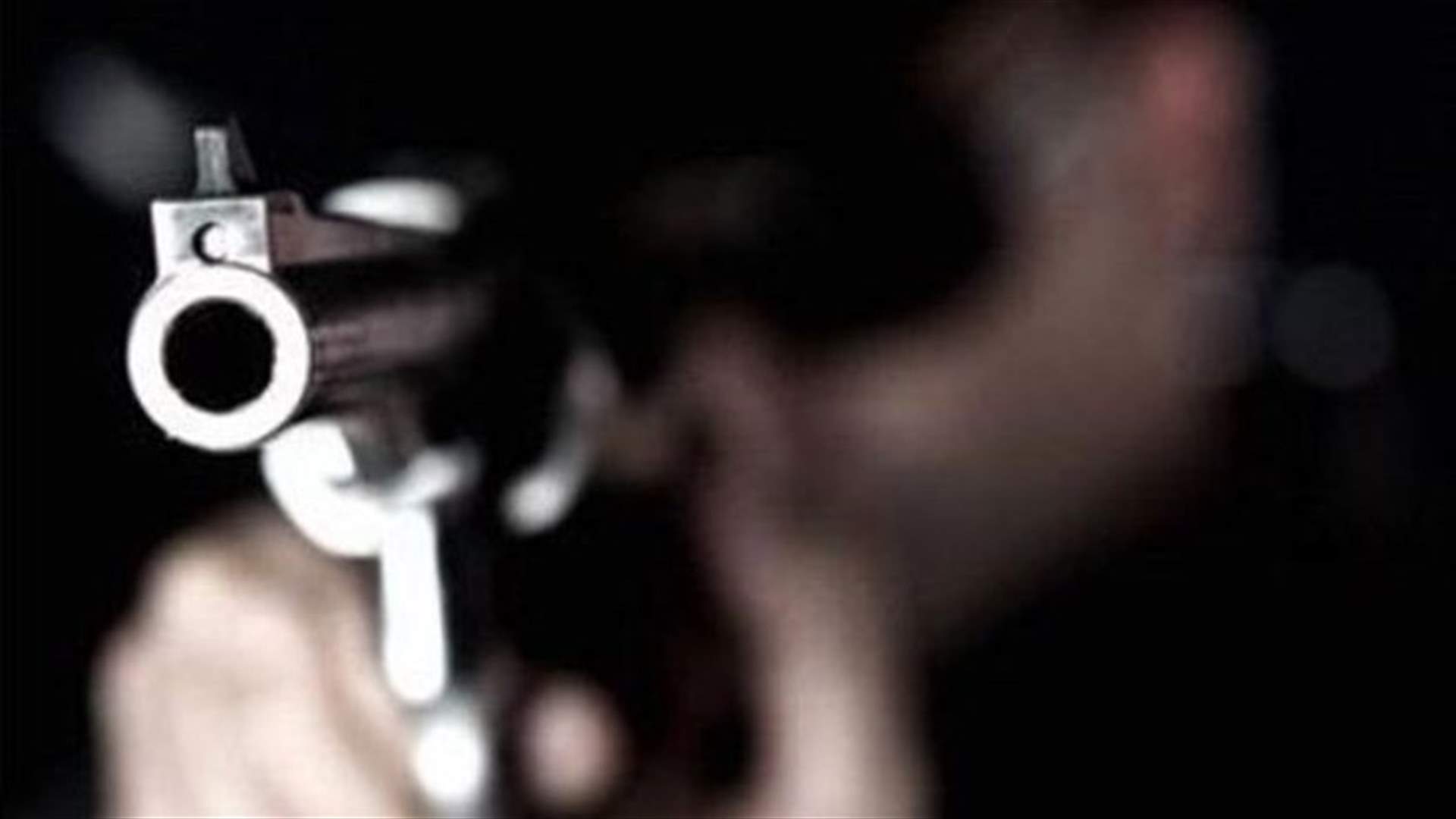 اندلع خلاف بينه وبين أخيه فأطلق النار عليه وأرداه قتيلا... وشعبة المعلومات تلقي القبض عليه!