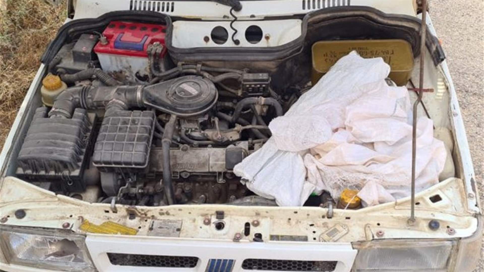 ضبط سيارة بداخلها كمية من الاسلحة والذخائر وتوقيف سائقها (صور)