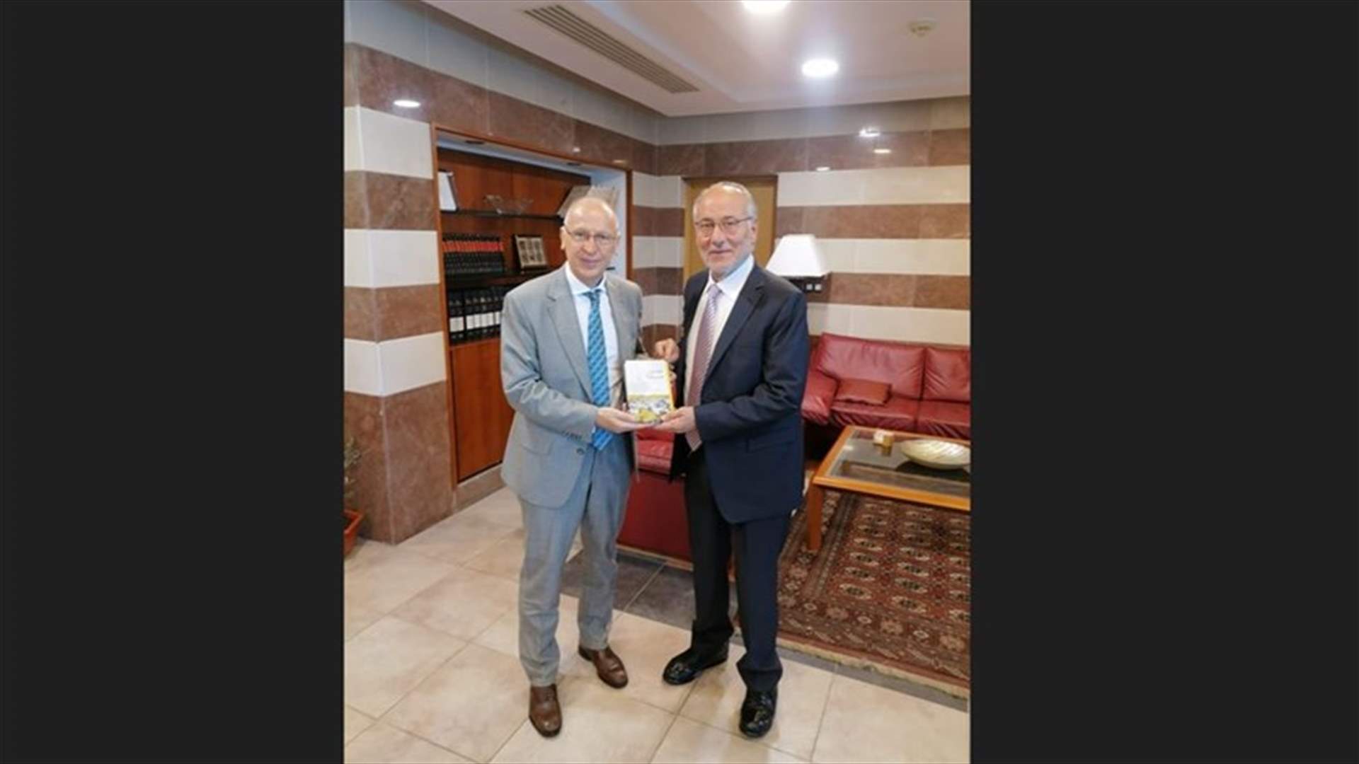 لقاء جمع الحلبي وسفير أوكرانيا في لبنان... وتخصيص 100 منحة حكومية أوكرانية للطلاب اللبنانيين