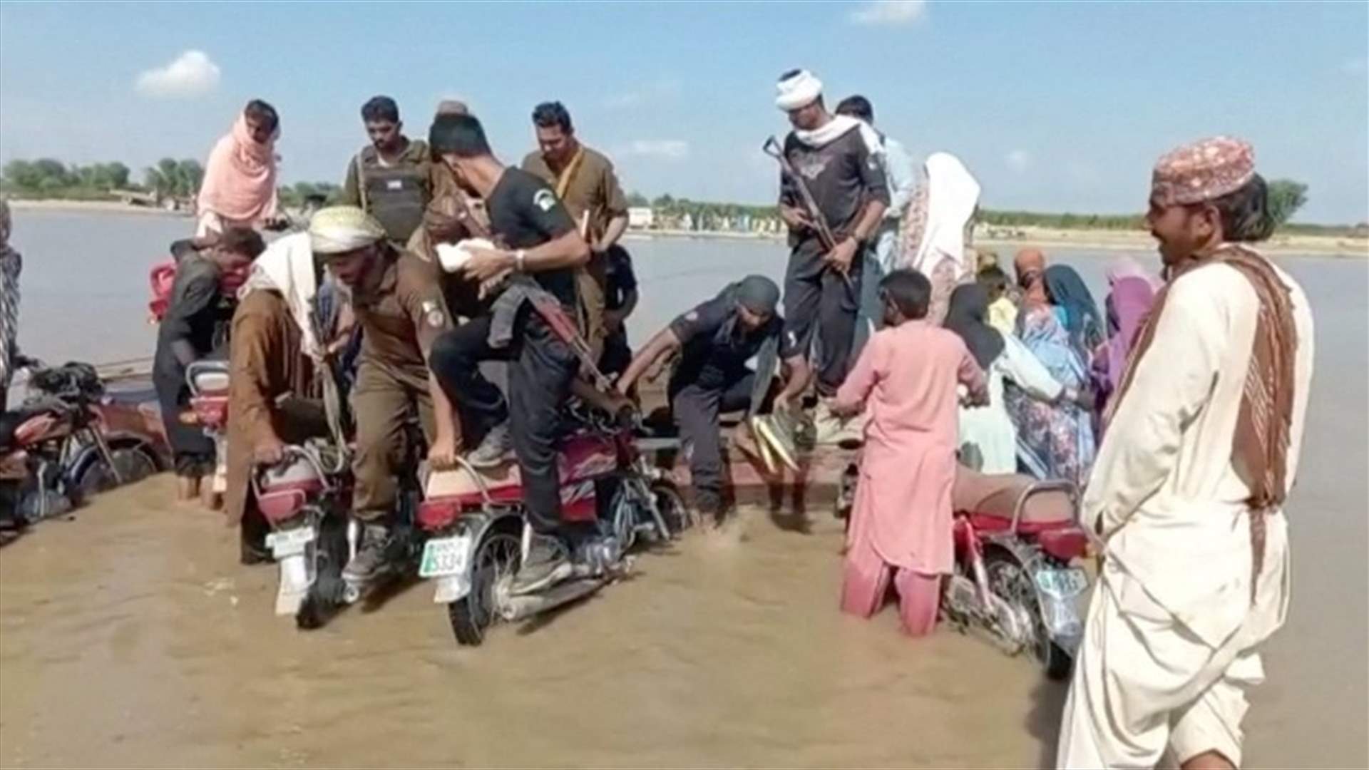 مصرع 18 امرأة في غرق مركب نهري خلال حفل زفاف في باكستان