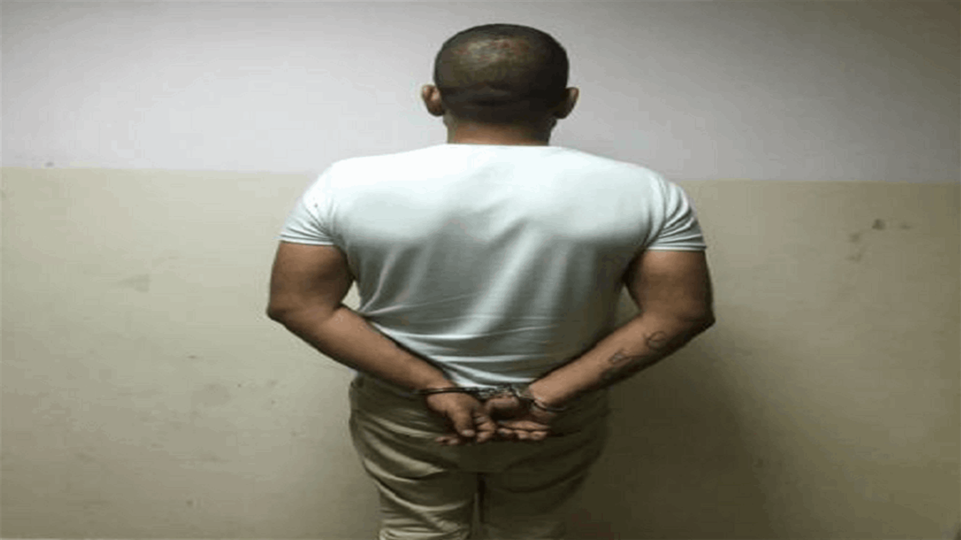 توارى عن الأنظار بعد جملة توقيفات طالت أفراد شبكاته التي يديرها لترويج المخدّرات... وشعبة المعلومات تكشف مكانه وتوقفه!