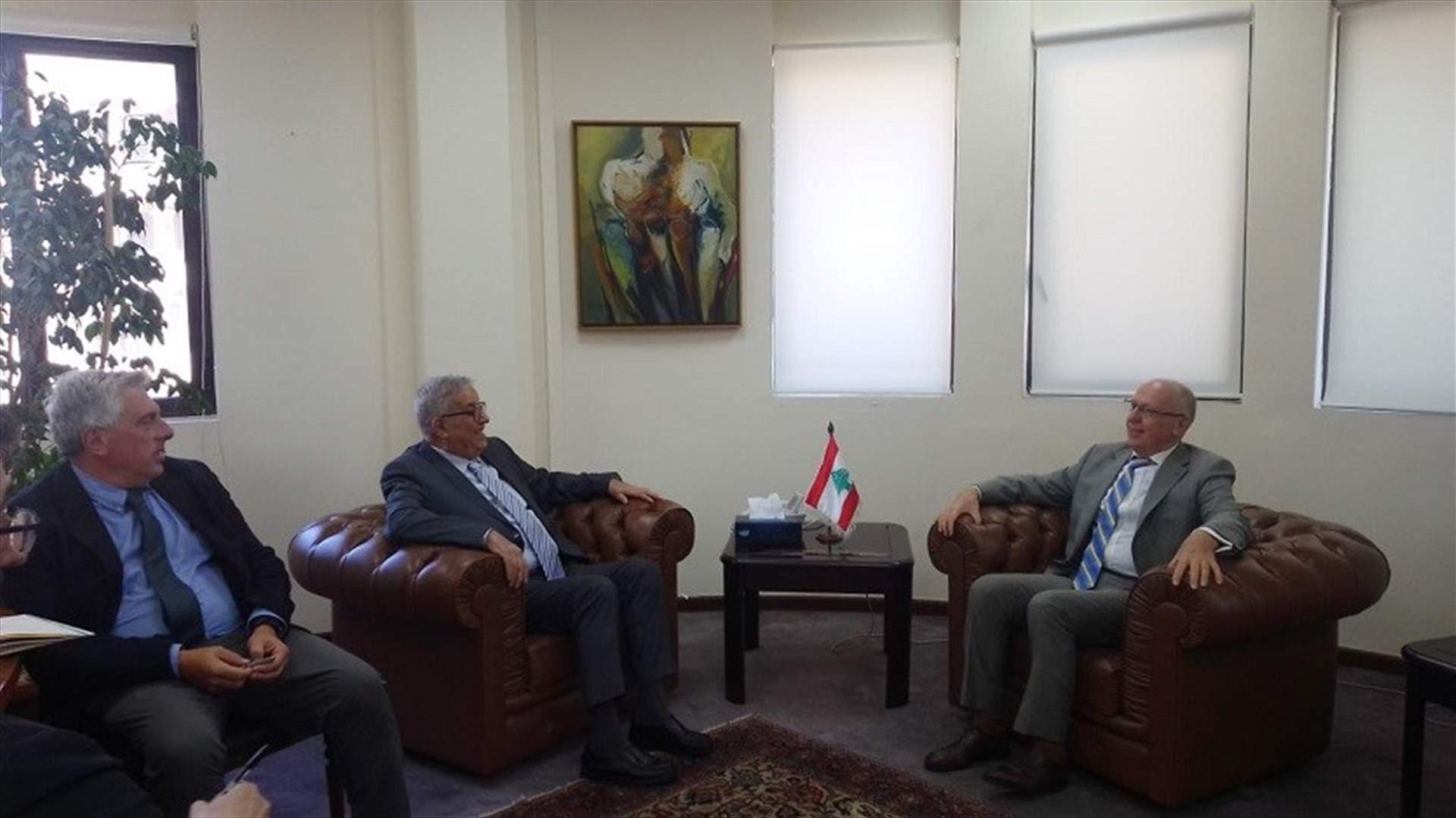 سفير أوكرانيا أبلغ بو حبيب أن بلاده استحدثت مرفأ لإستمرارية تسليم القمح الى لبنان