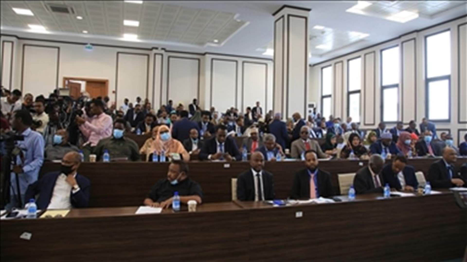 البرلمان الصومالي يمهل رئيس الوزراء الجديد عشرة أيام إضافية لتشكيل حكومة