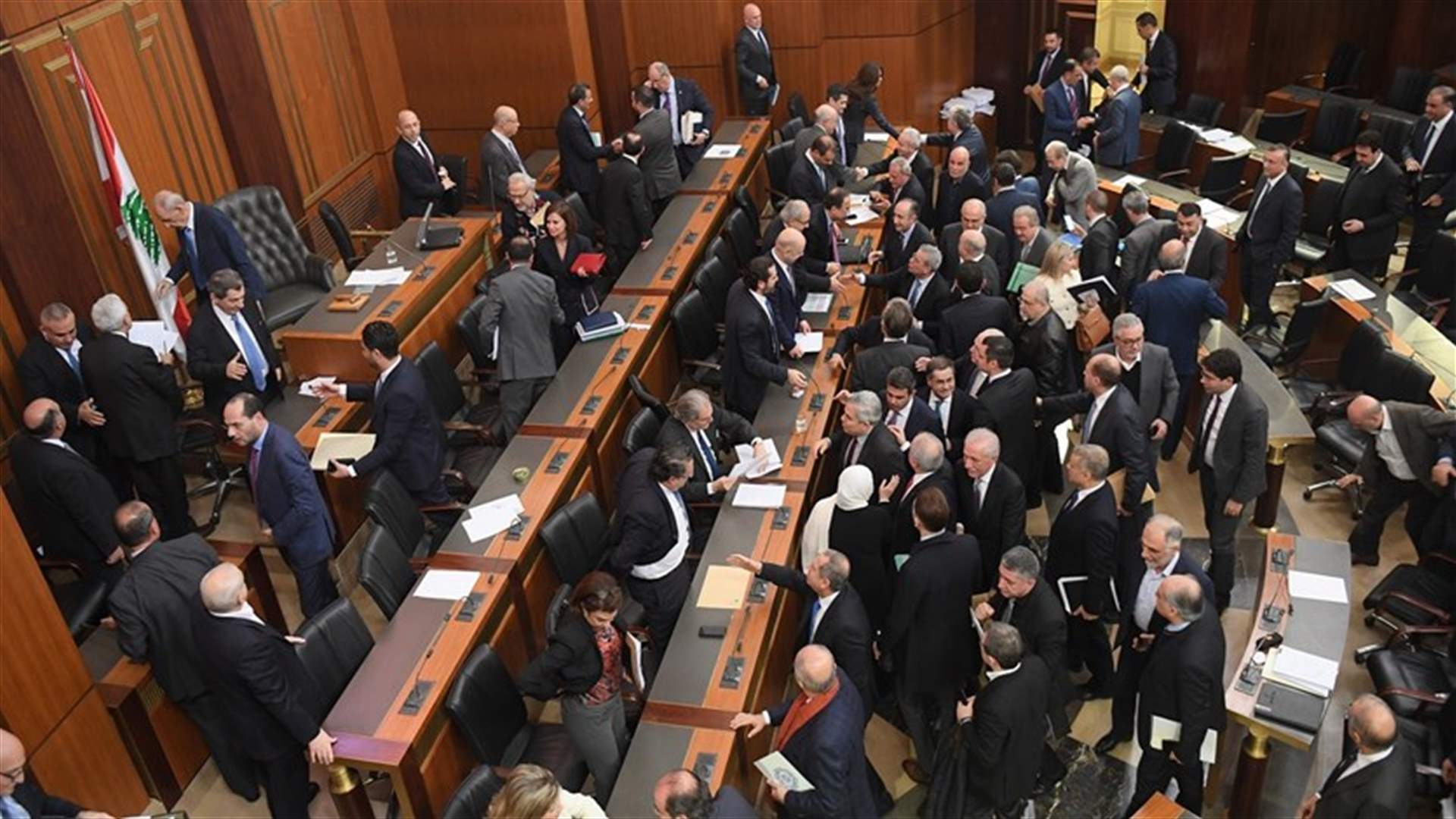 هرج ومرج في البرلمان: برّي لقعقور"اقعدي واسكتي"..وقبلان لزرازير "صراصير" والخازن يعترض