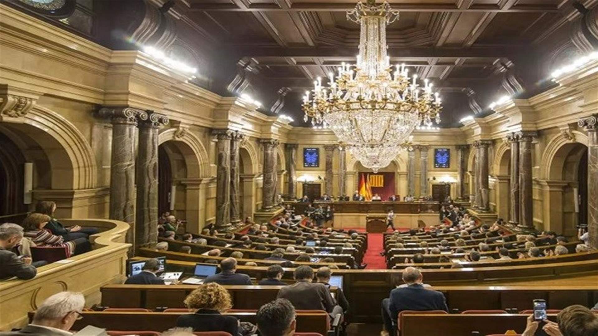 برلمان كاتالونيا يعلق عمل رئيسته الانفصالية بعد ملاحقتها بتهم فساد