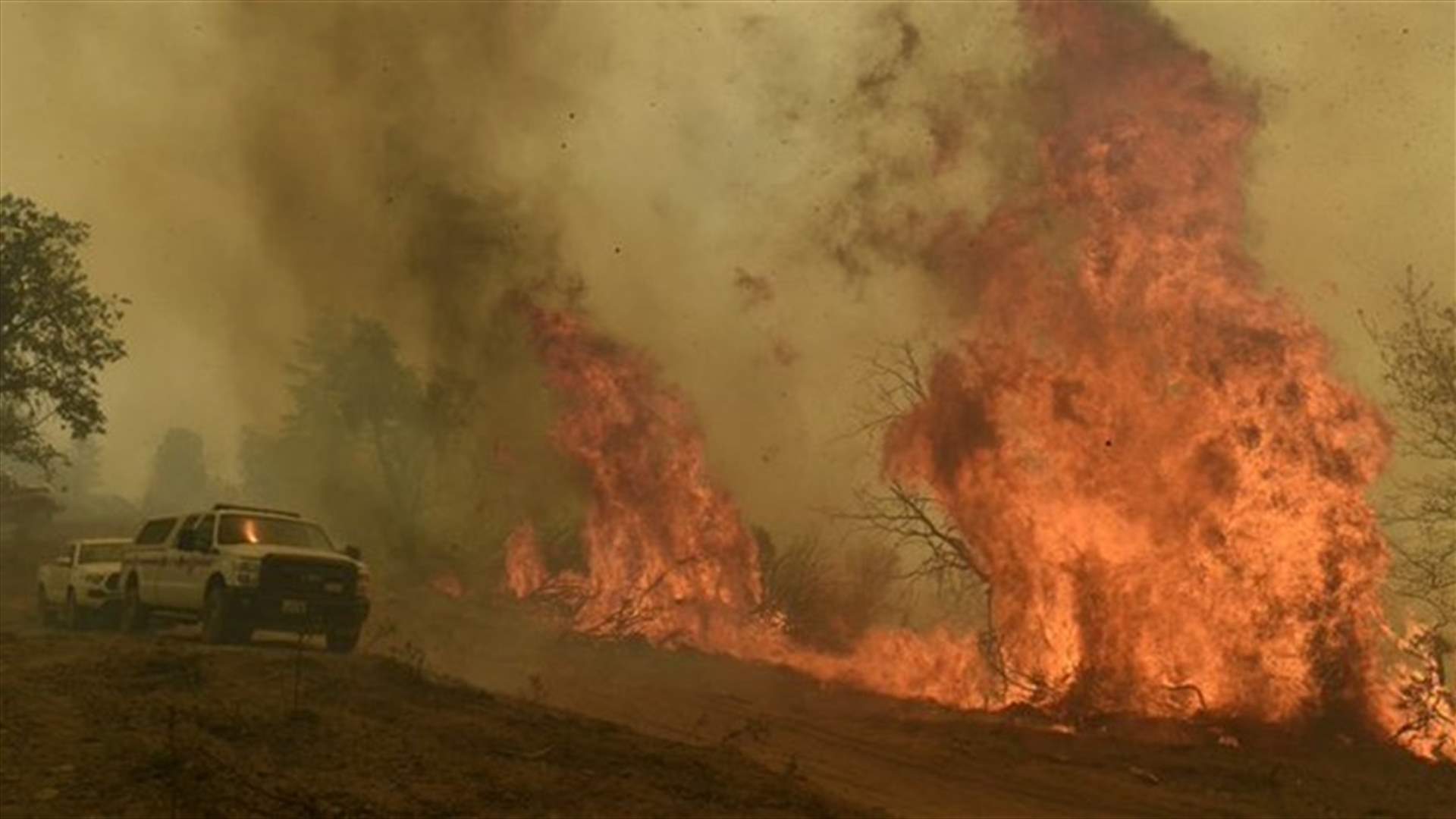 قتيلان في حريق في كاليفورنيا هو الأكبر هذا العام يجتاح مساحات جافة مدمرا منازل