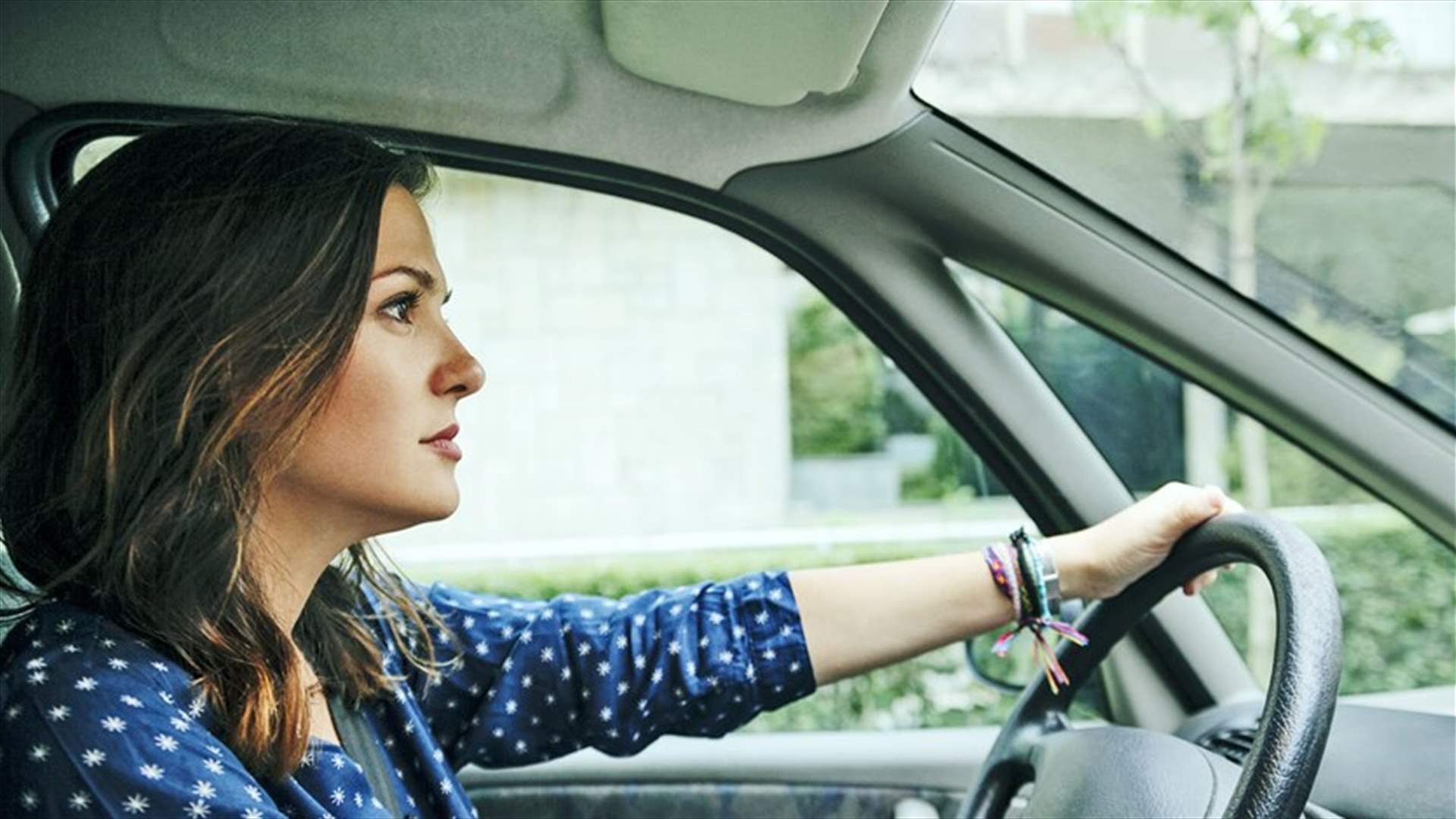 دراسة تؤكّد... النساء أفضل من الرجال في استخدام السيارات ذاتية القيادة!