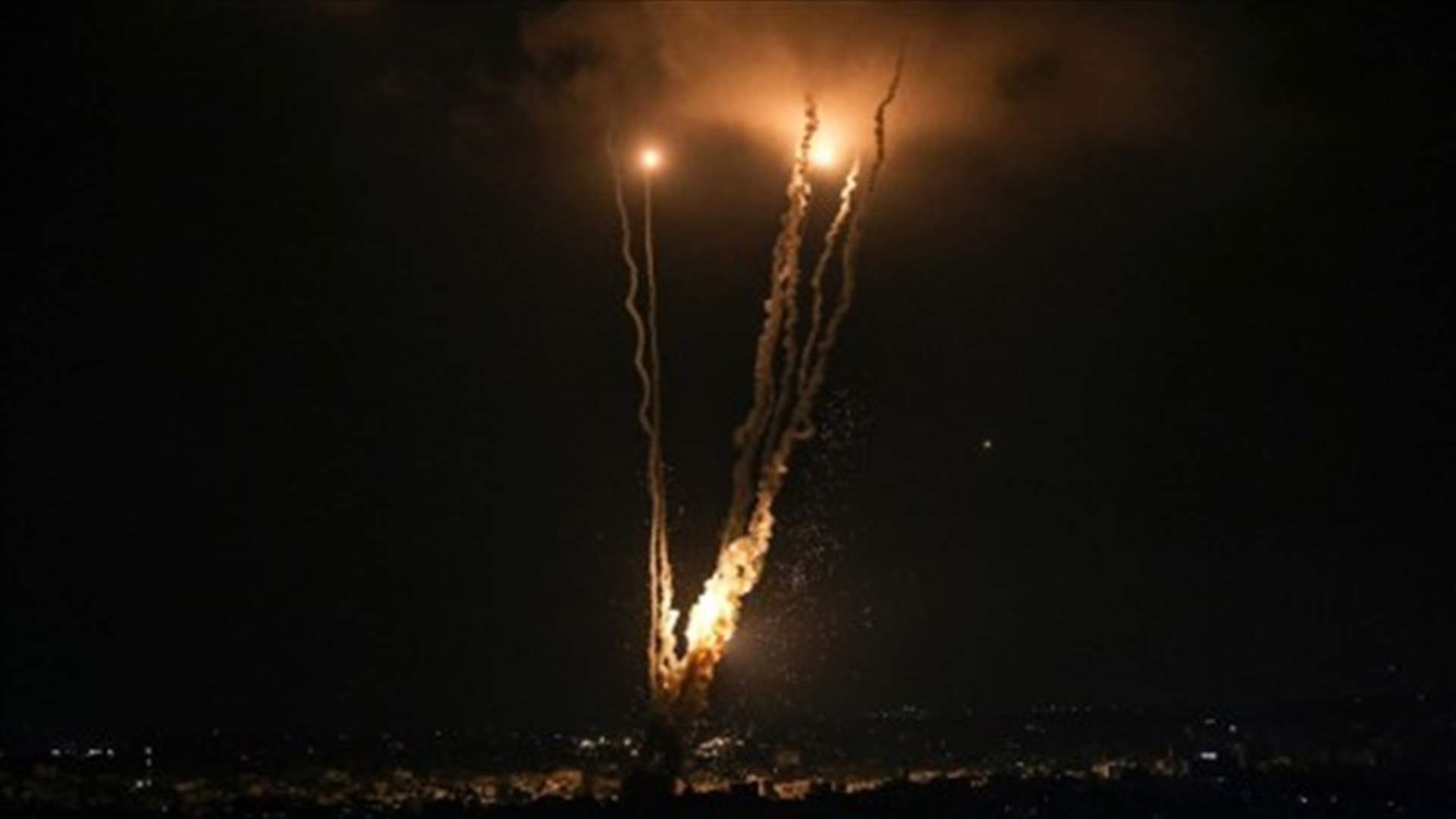 الجيش الإسرائيلي يعدّل بيانه: شنّ ضربات في غزة قبيل سريان الهدنة