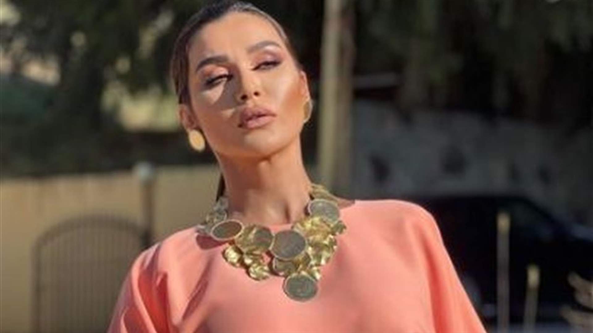 نادين الراسي بإطلالة أنيقة.. ظهرت برفقة طليقها الأوّل (صور)
