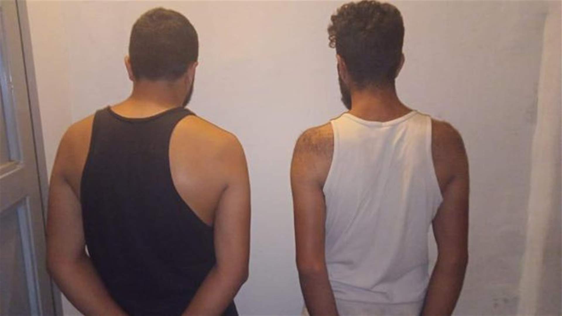 يروّج عملة مزيّفة على مواقع التواصل الاجتماعي فأوقفته شعبة المعلومات وشخص آخر كان ينوي سرقته