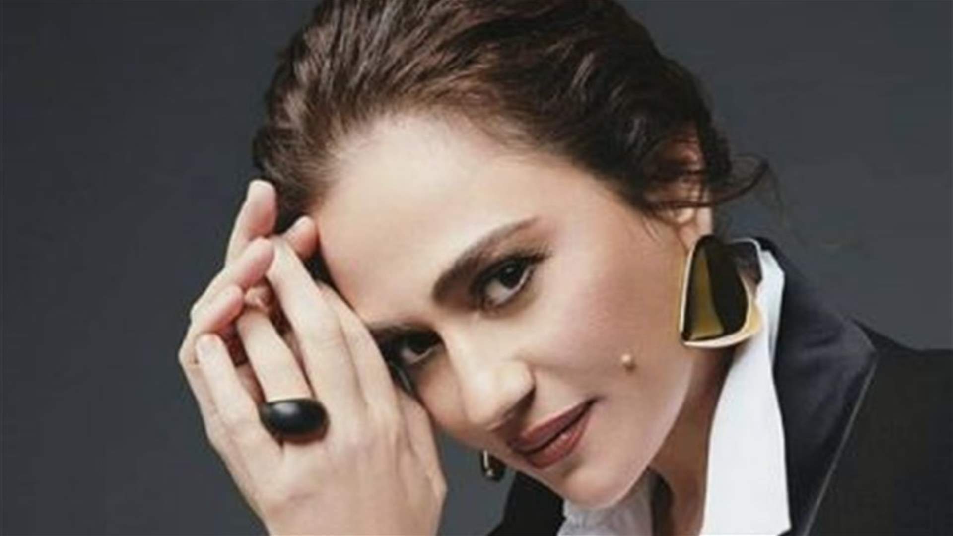 جوليا بطرس برفقة ابنها الشاب سامر.. والأخير يعلّق: "أمّي الجميلة"