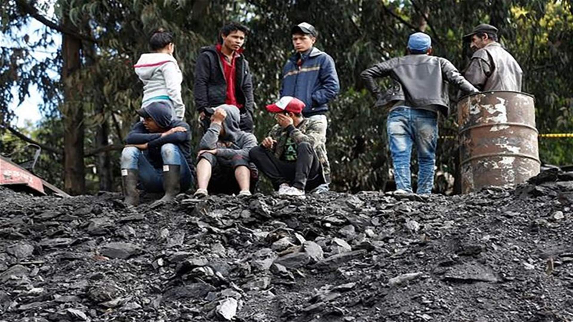 تسعة عمال عالقون في منجم للفحم في كولومبيا إثر انهيار أرضي