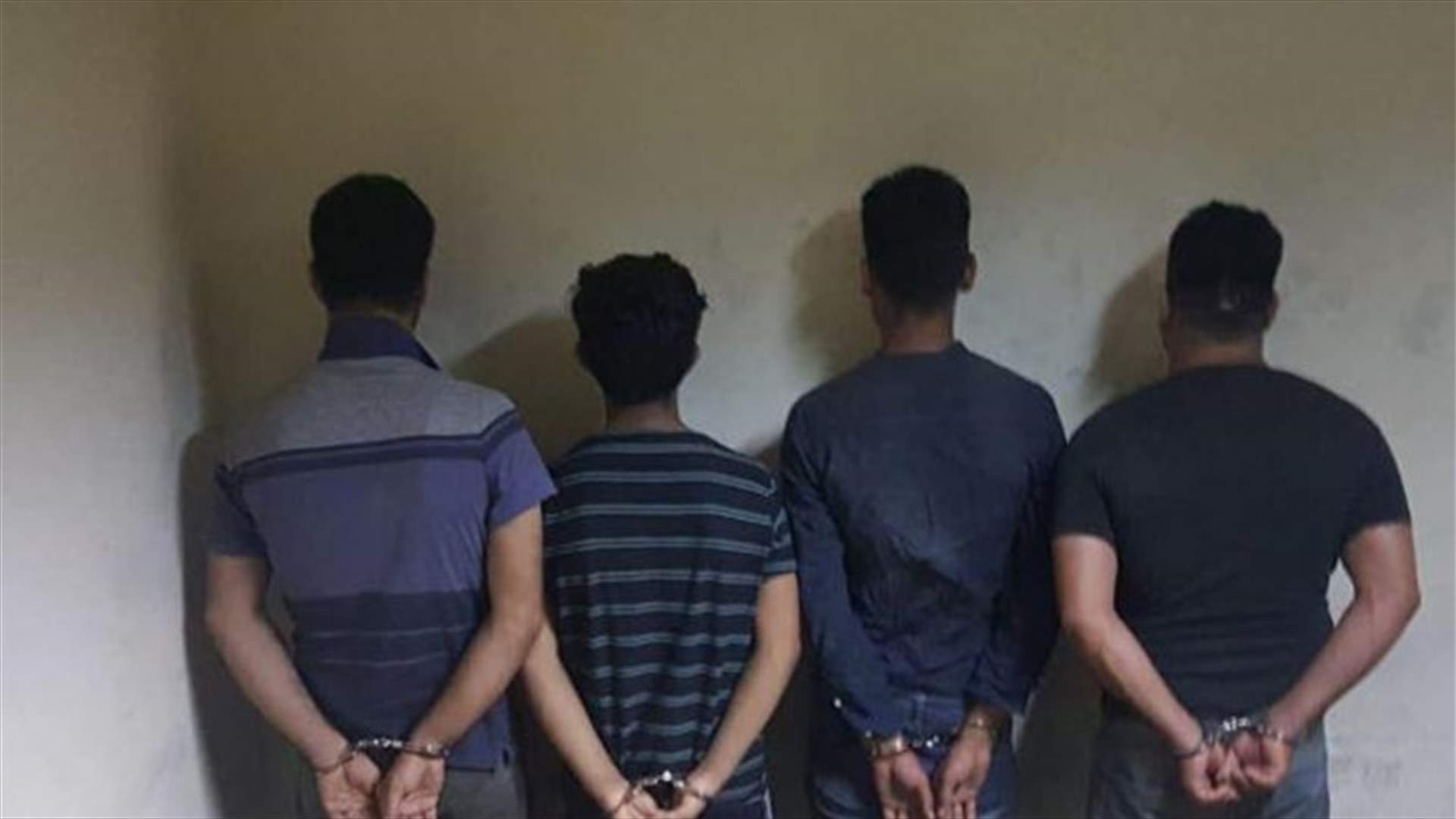 يسرقون ويسلبون بقوّة السّلاح على الأوتوستراد الممتد من الدّورة إلى جبيل ... فوقعوا في قبضة شعبة المعلومات