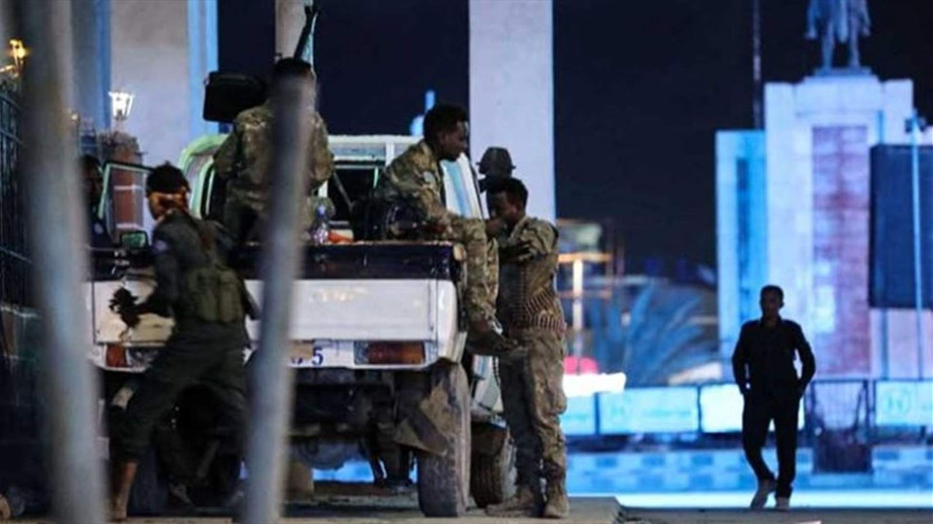 مقتل ثمانية مدنيين على الأقل في هجوم على فندق في العاصمة الصومالية