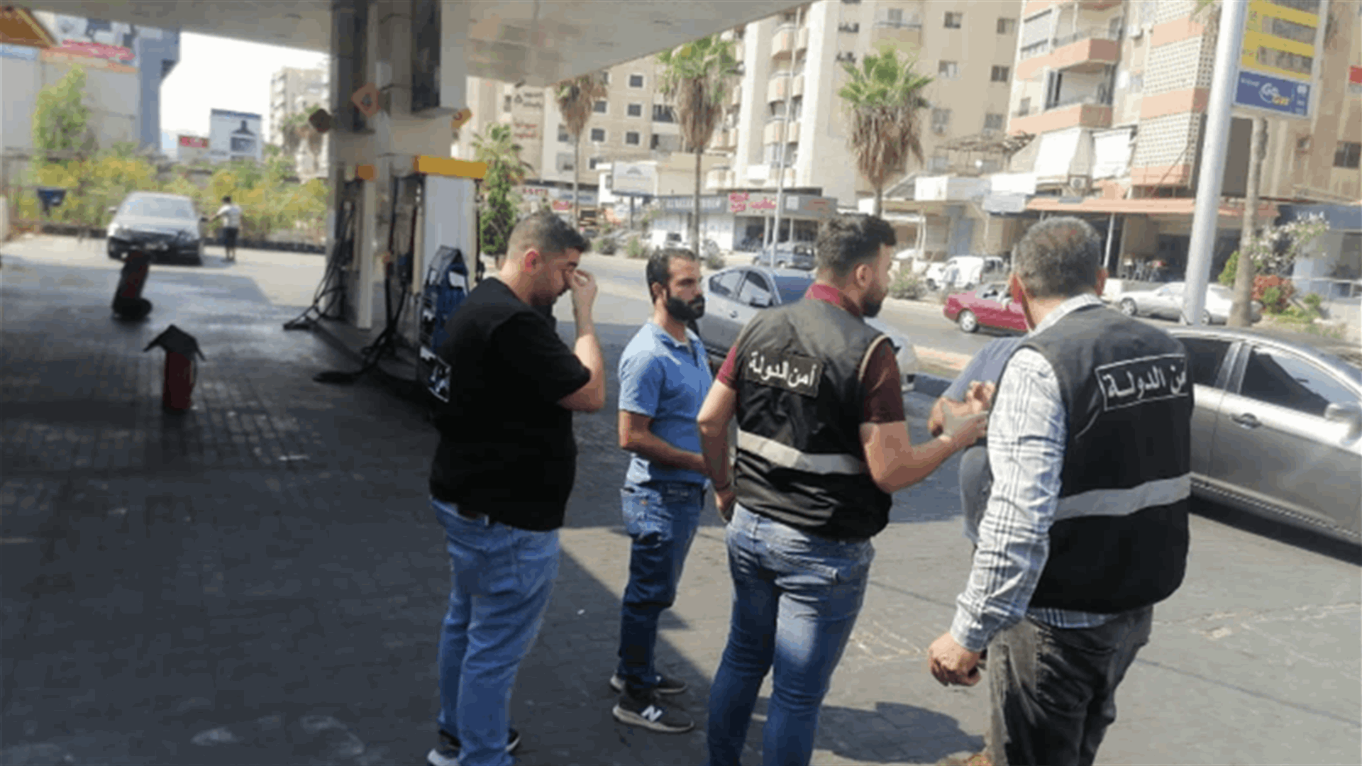دورية لأمن الدولة تجبر محطات في صيدا على فتح ابوابها