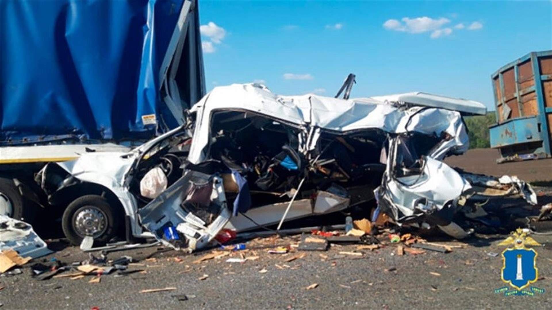 16 قتيلا في حادث بين حافلة وشاحنتين في روسيا