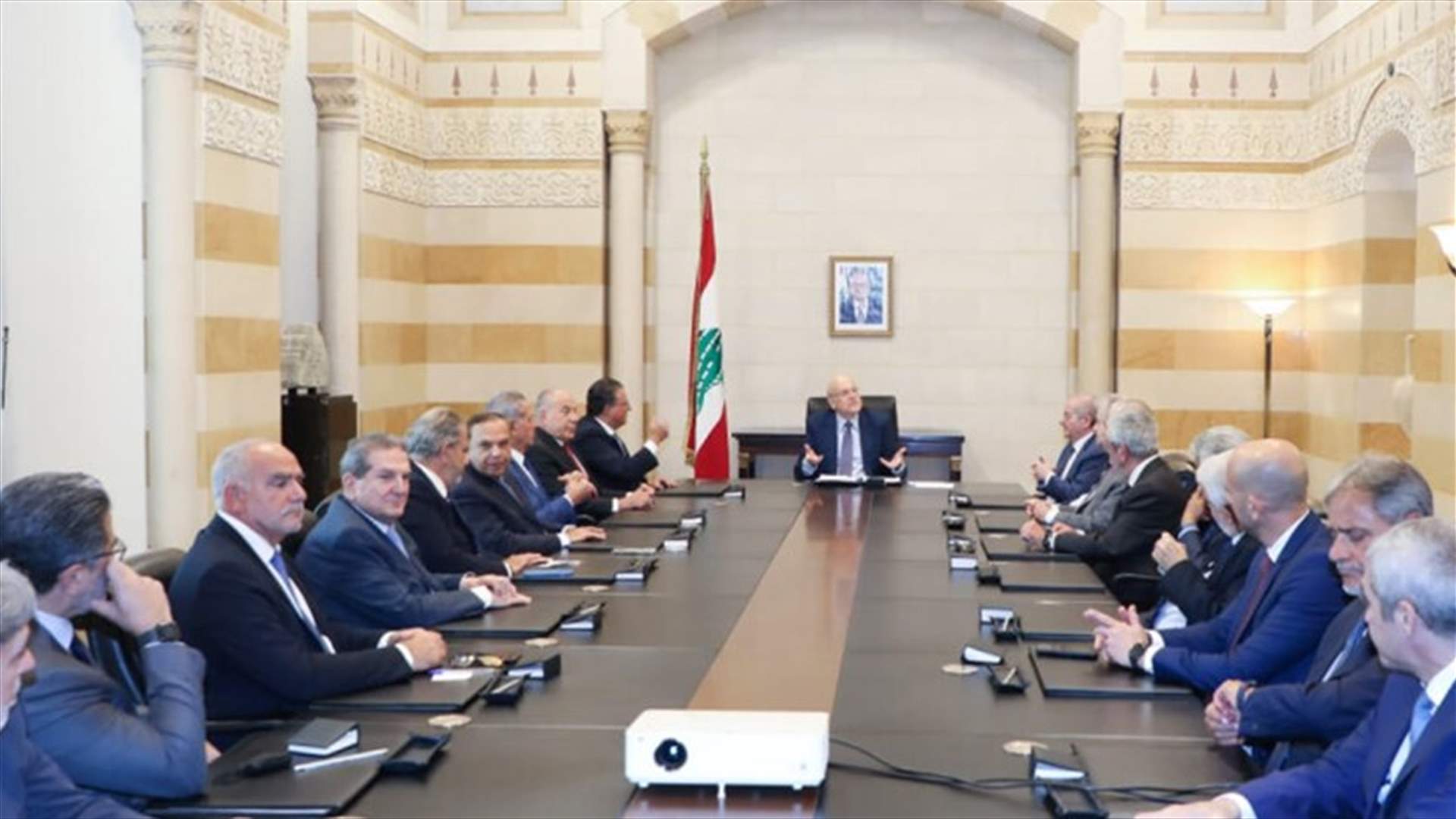 لقاء"صريح" بين ميقاتي والهيئات الإقتصادية... وهذا ما عرض فيه (الجمهورية)