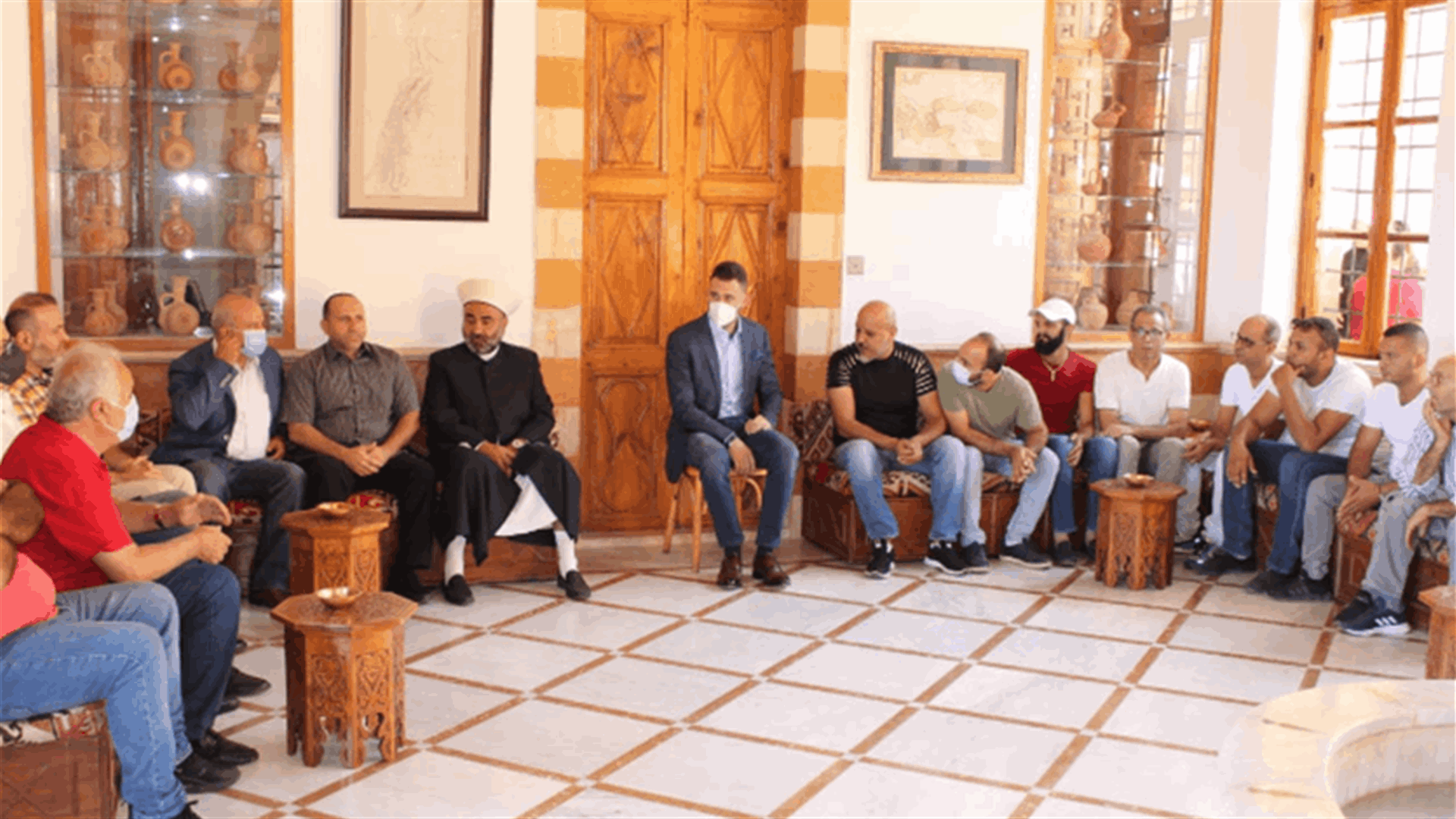جنبلاط حذر من الوقوع في الفراغ الشامل