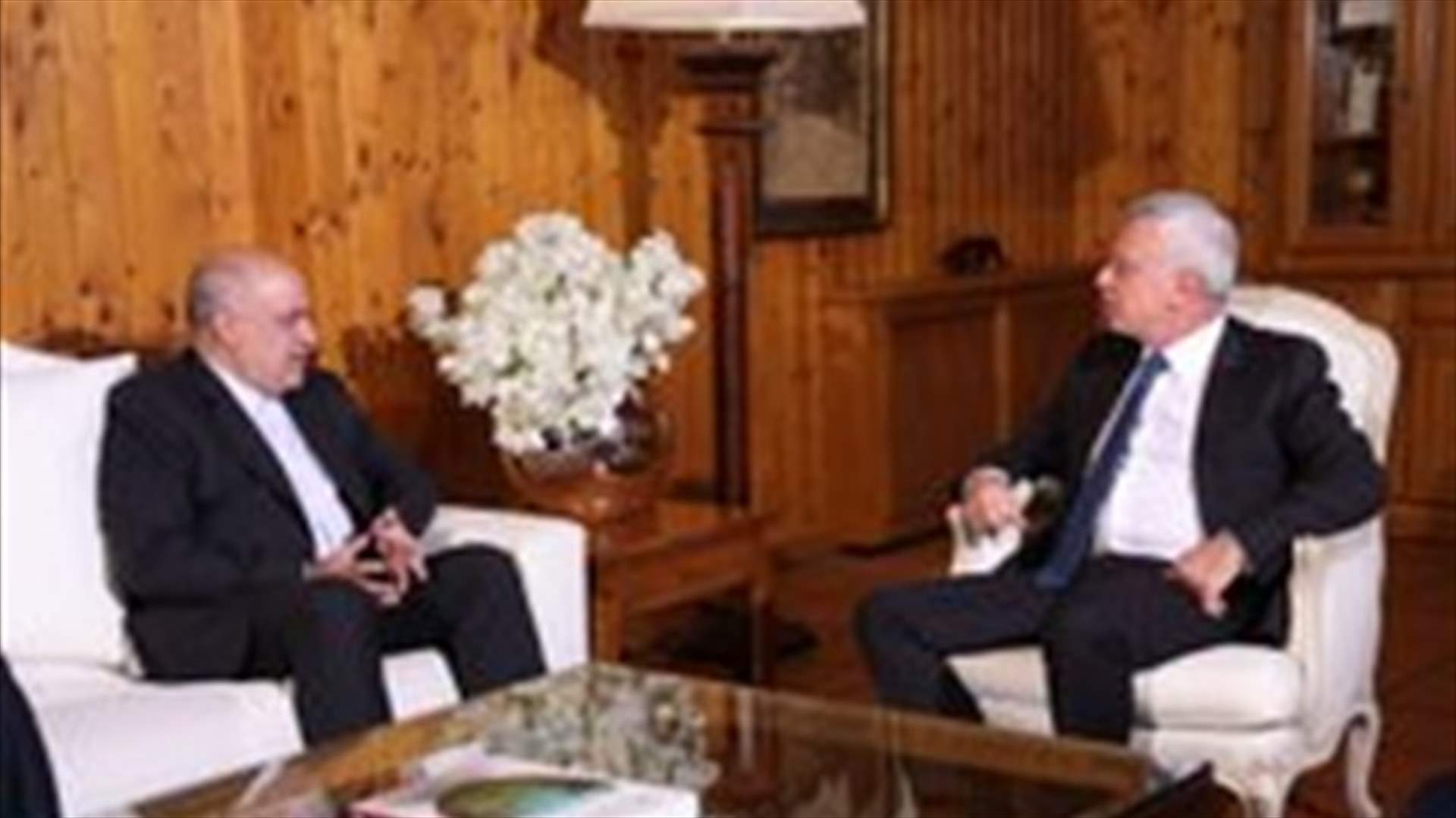 فرنجيه عرض مع السفير الإيراني قضايا لبنانية واقليمية ودولية
