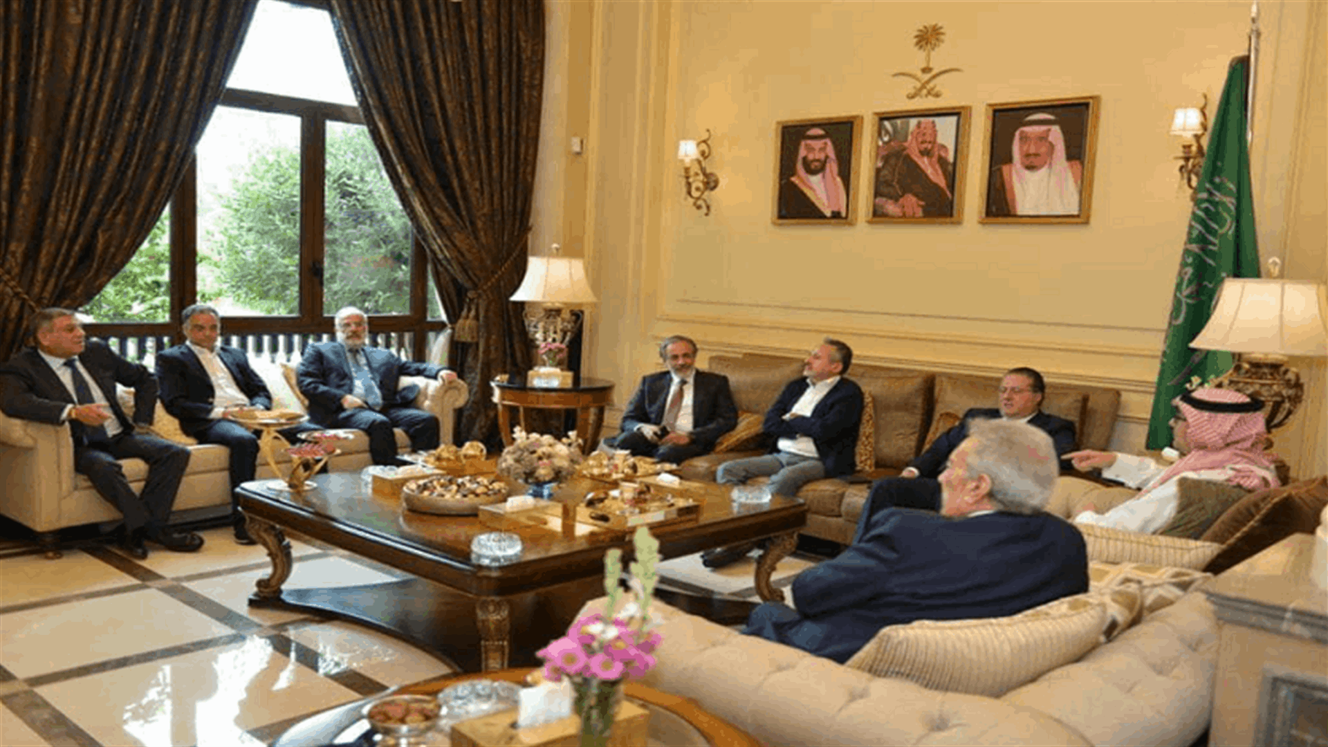 بخاري يبحث مع شقير ووفد من القطاع الخاص سُبُل تفعيل العلاقات التجارية بين لبنان والسعودية