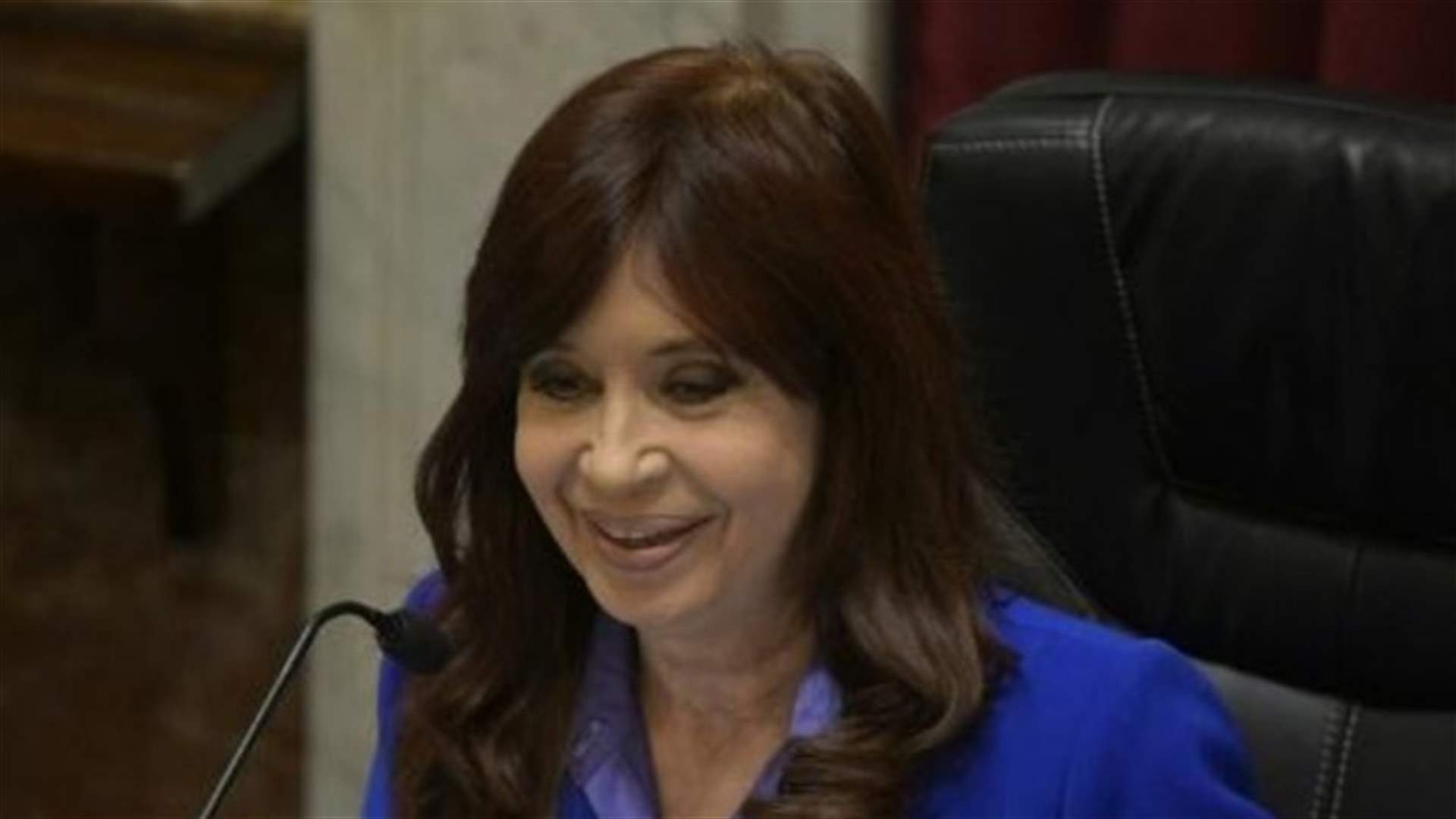 اعتقال رجل صوّب سلاحا باتجاه نائبة الرئيس الأرجنتيني كريستينا كيرشنر