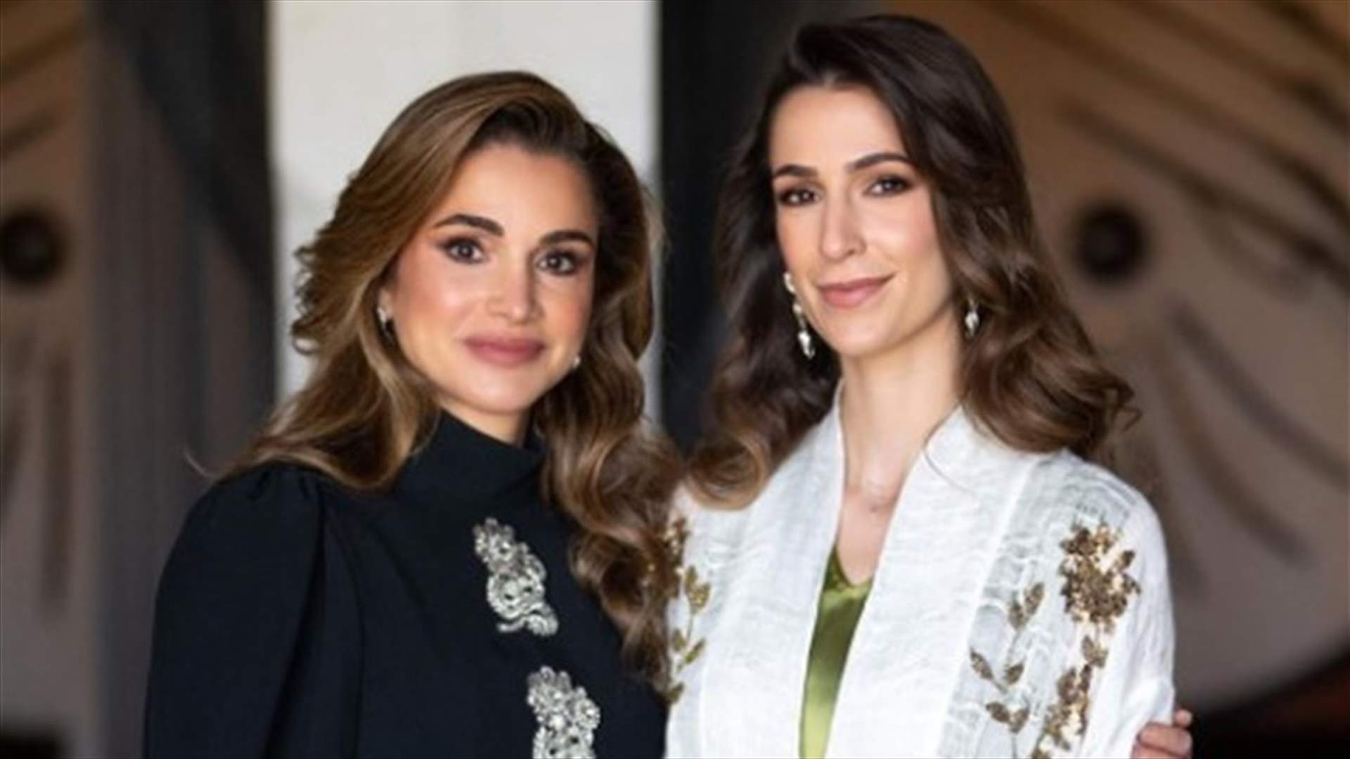 الملكة رانيا تحتفل بعيد ميلادها الـ 52 بإطلالةٍ أنيقة... وتكشف عن موعد زواج ابنها الأمير الحسين