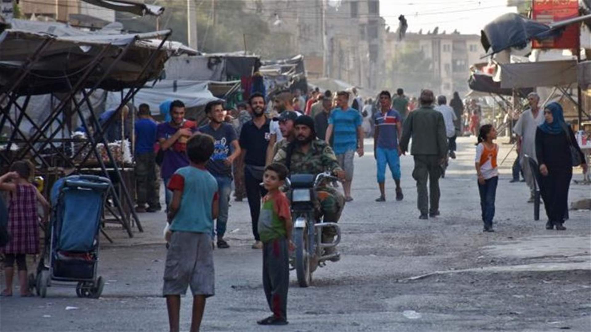 إجلاء مئات المشرّدين الأفارقة والأفغان من مبنى قرب باريس