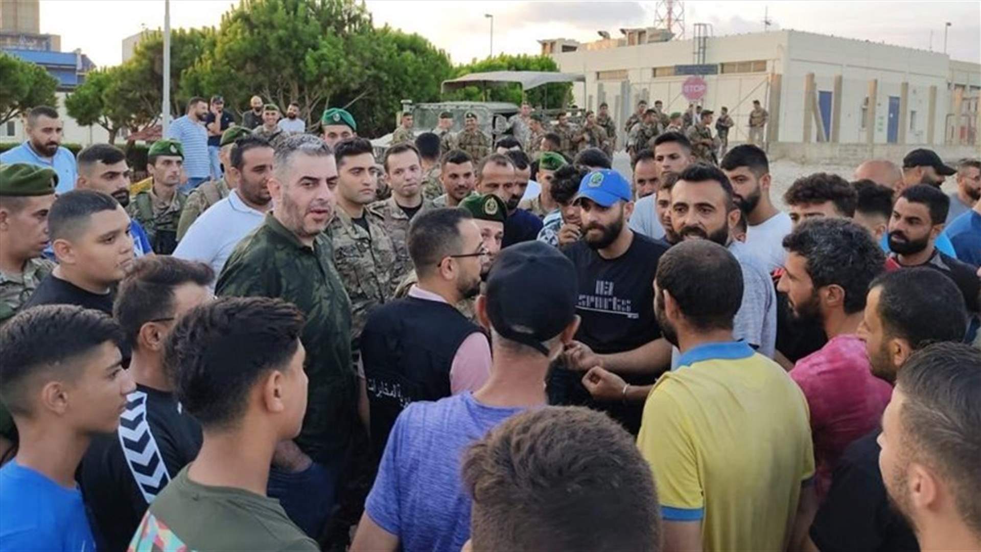 الوكالة الوطنية: تجمع لعدد من المواطنين عند مدخل معمل الزهراني للكهرباء احتجاجا على انقطاع التيار الكهربائي واعدين بالتصعيد