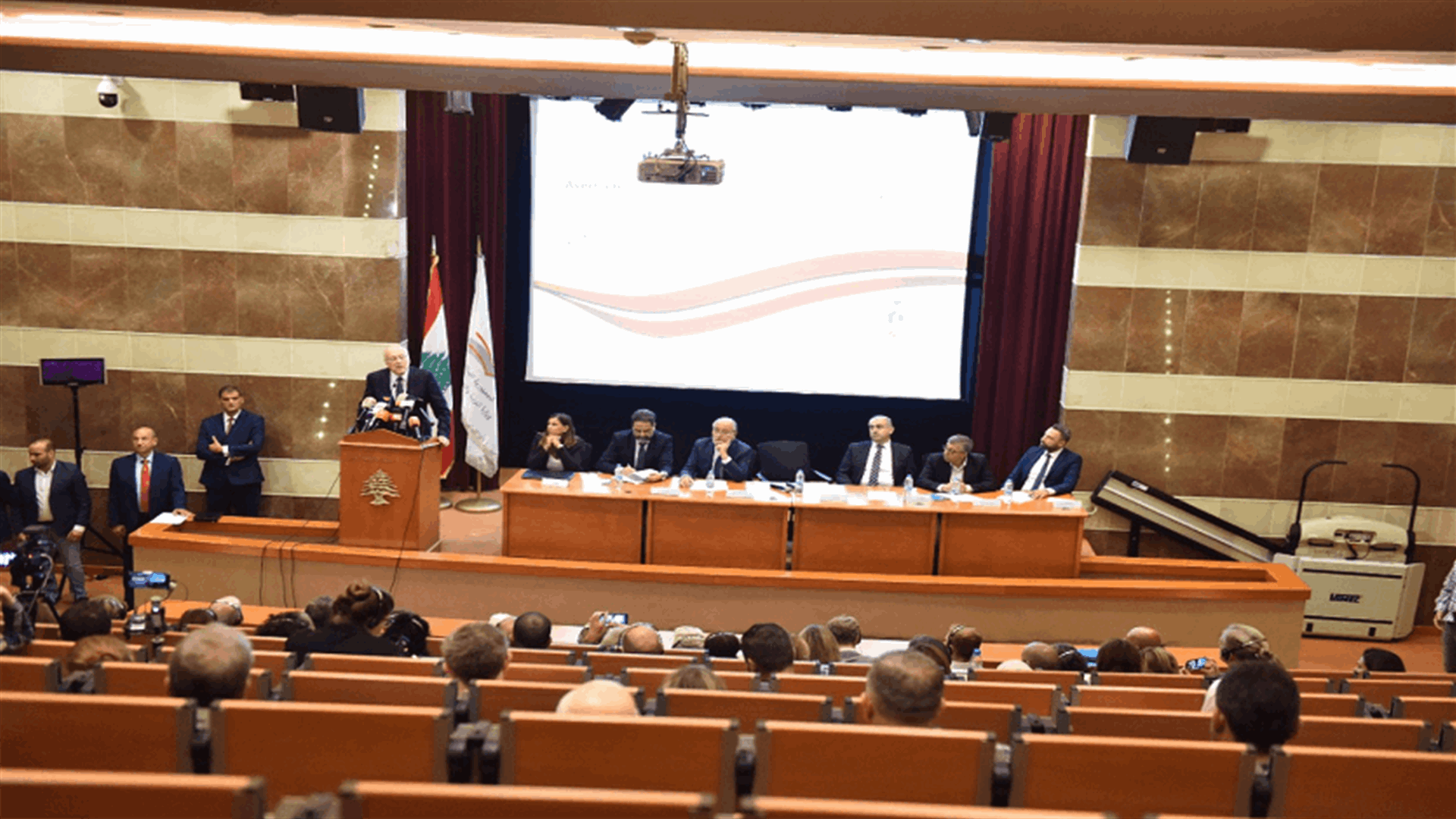 وزير التربية: إذا لم يتعلم التلامذة اللبنانيون في دوام قبل الظهر فلن يتعلم غير اللبنانيين في دوام بعد الظهر